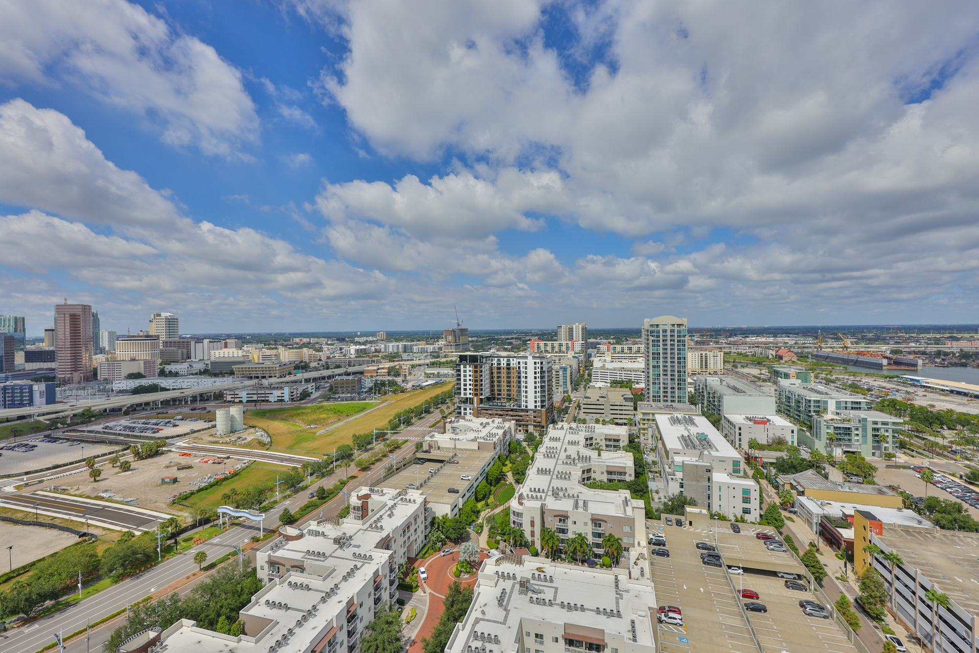 Tampa, Florida, 33602, United States, 3 Bedrooms Bedrooms, ,3 BathroomsBathrooms,Residential,For Sale,1982527