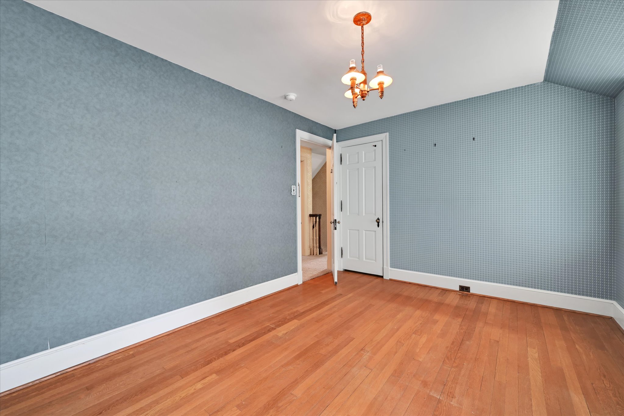 Reading, Pennsylvania, 19607, United States, 6 Bedrooms Bedrooms, ,3 BathroomsBathrooms,Residential,For Sale,2008158