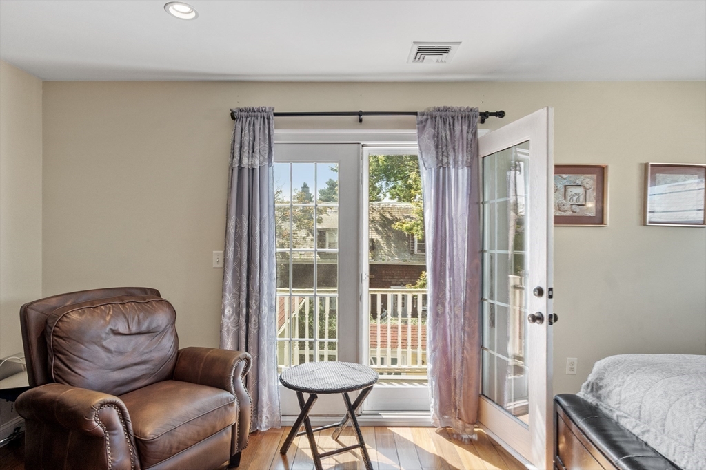 Brockton, Massachusetts, 02301, United States, 3 Bedrooms Bedrooms, ,2 BathroomsBathrooms,Residential,For Sale,1938670