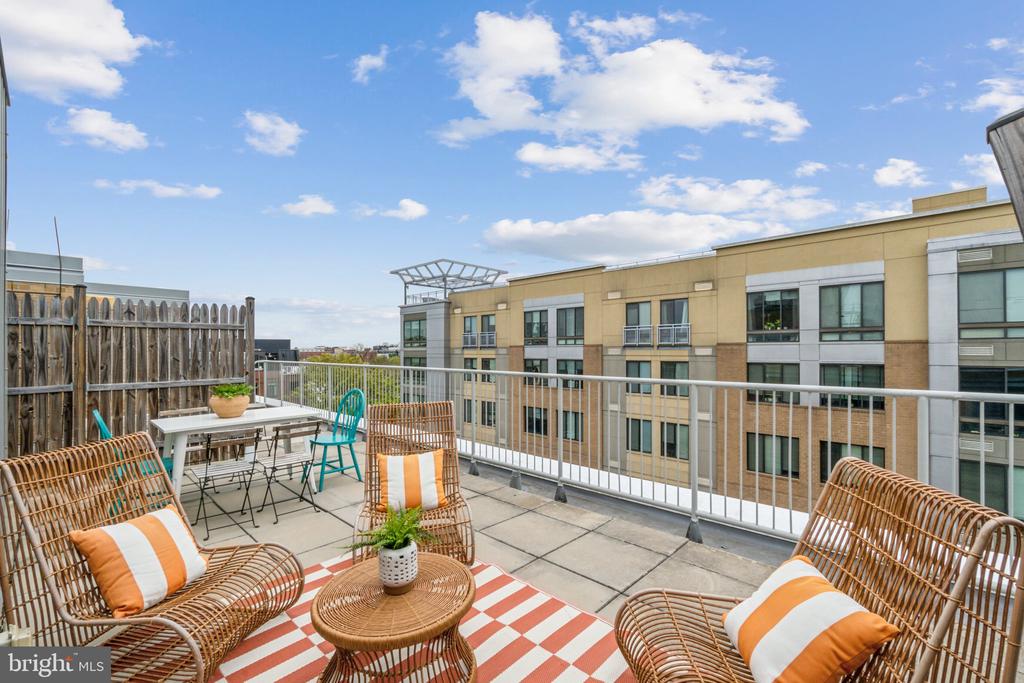 Washington, District of Columbia, 20010, United States, 2 Bedrooms Bedrooms, ,2 BathroomsBathrooms,Residential,For Sale,1943394