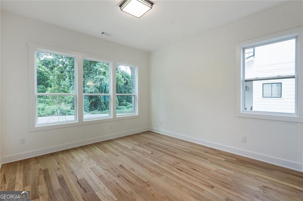 Avondale Estates, Georgia, 30002, United States, 5 Bedrooms Bedrooms, ,5 BathroomsBathrooms,Residential,For Sale,1904191