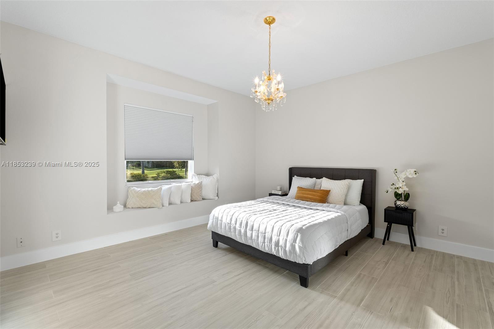 Weston, Florida, 33327, United States, 5 Bedrooms Bedrooms, ,6 BathroomsBathrooms,Residential,For Sale,1919791