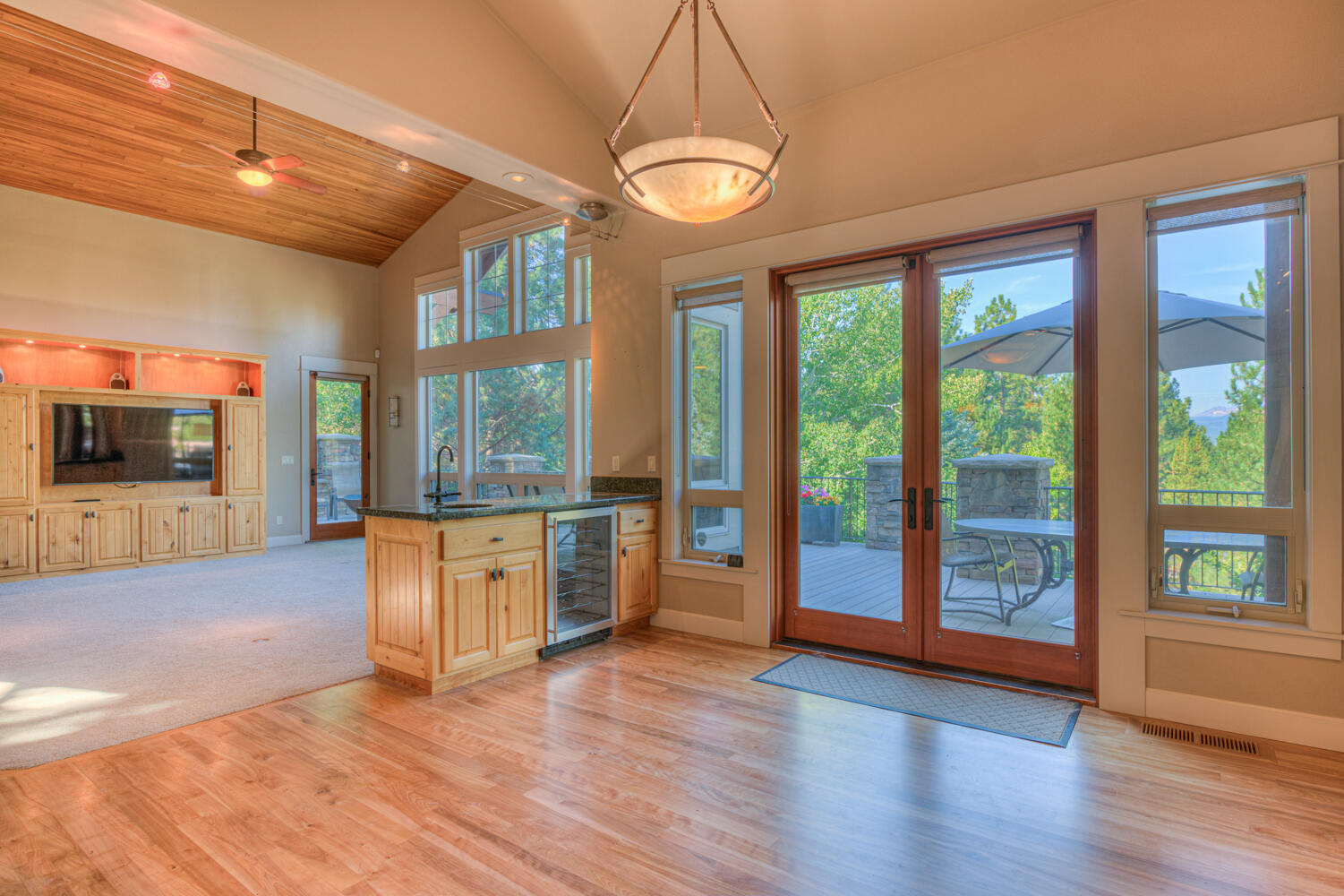 Bend, Oregon, 97703, United States, 4 Bedrooms Bedrooms, ,5 BathroomsBathrooms,Residential,For Sale,1979123