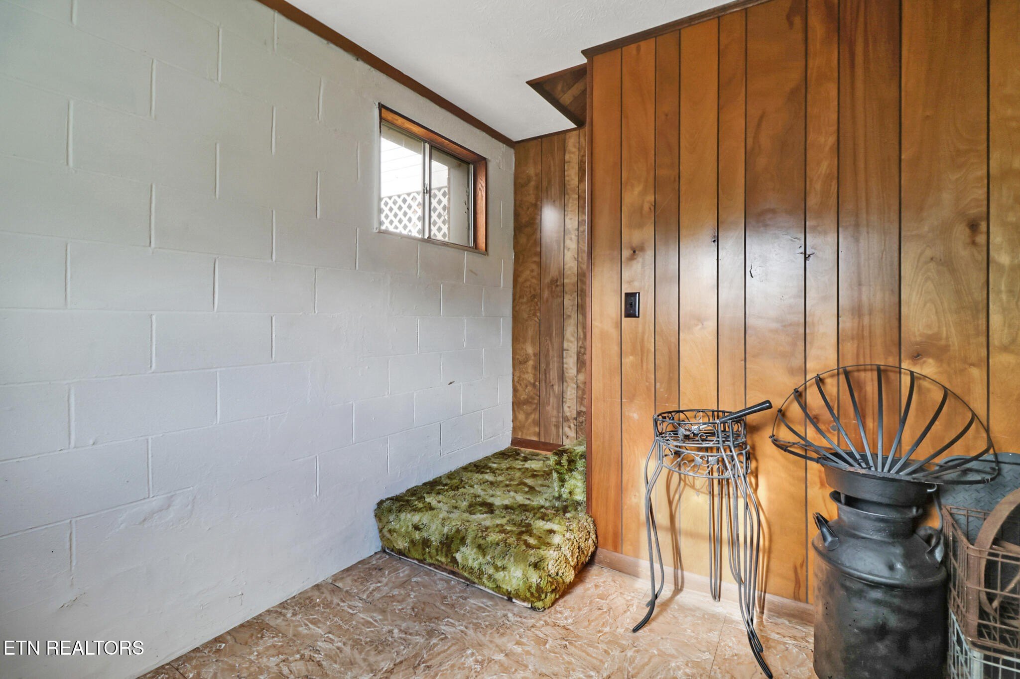 Deer Lodge, Tennessee, 37726, United States, 3 Bedrooms Bedrooms, ,2 BathroomsBathrooms,Residential,For Sale,2006458