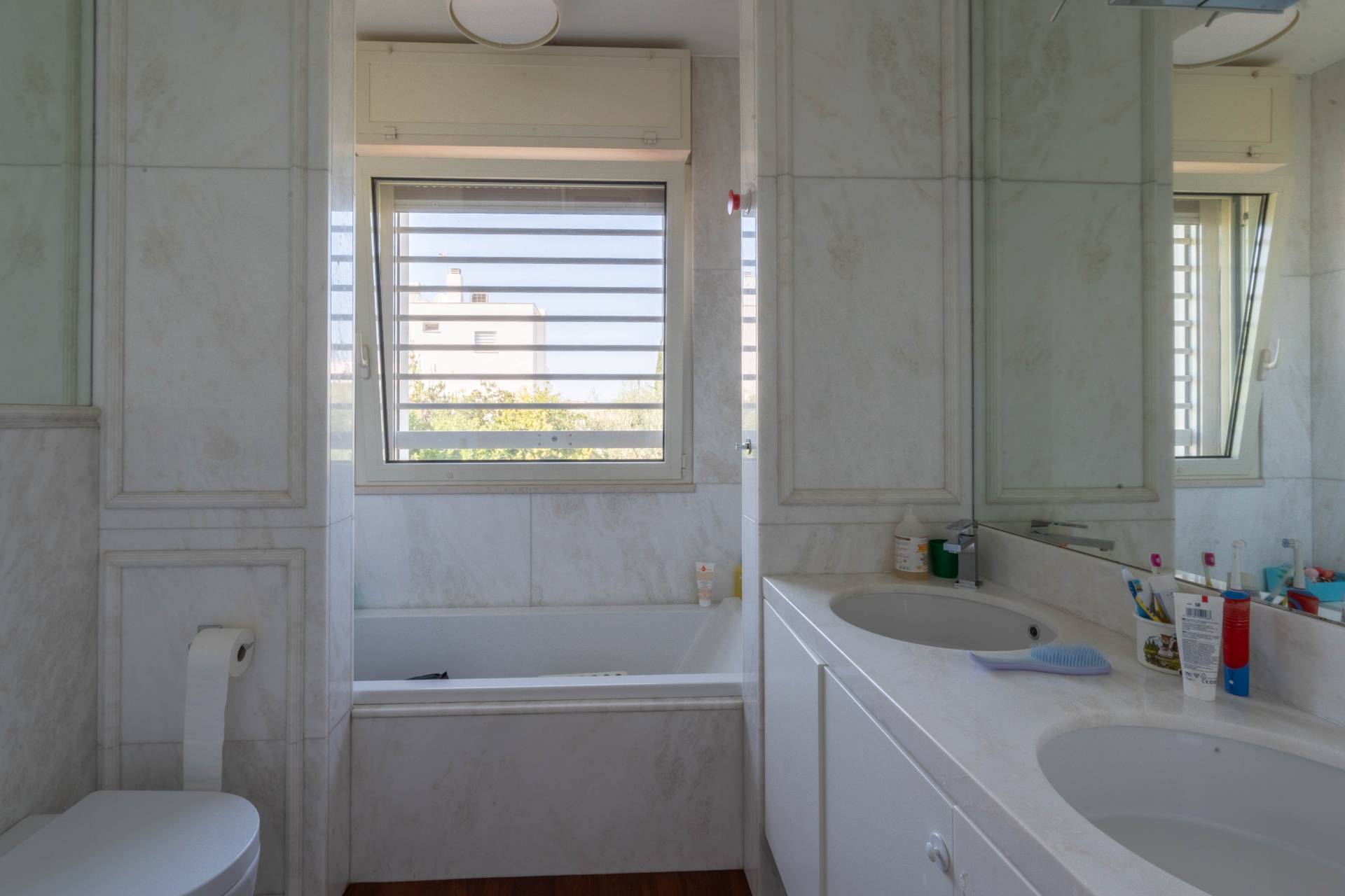 Corso Alcide De Gasperi, Bari, Bari, 70100, IT, 3 Bedrooms Bedrooms, ,4 BathroomsBathrooms,Residential,For Sale,Corso Alcide De Gasperi,1628155