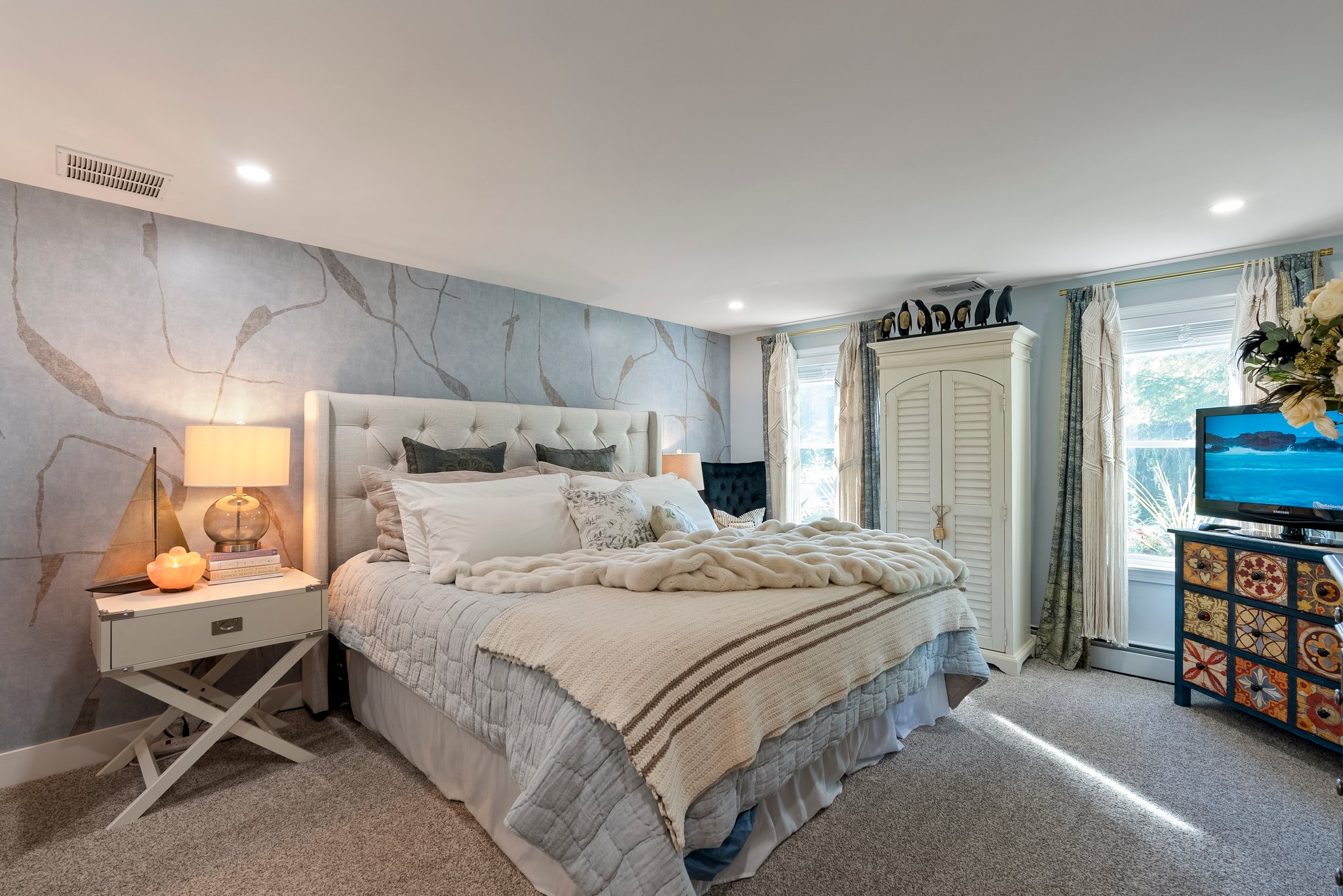  Charming Expanded Cape is Newly Remodeled - 物件實景