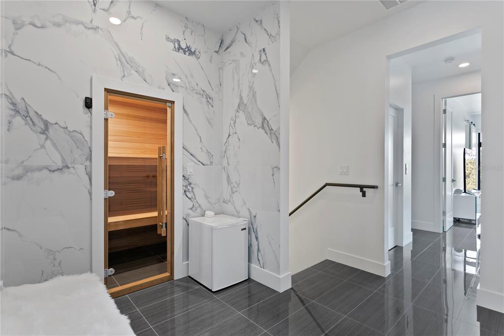 Tampa, Florida, 33606, United States, 4 Bedrooms Bedrooms, ,3 BathroomsBathrooms,Residential,For Sale,1998120