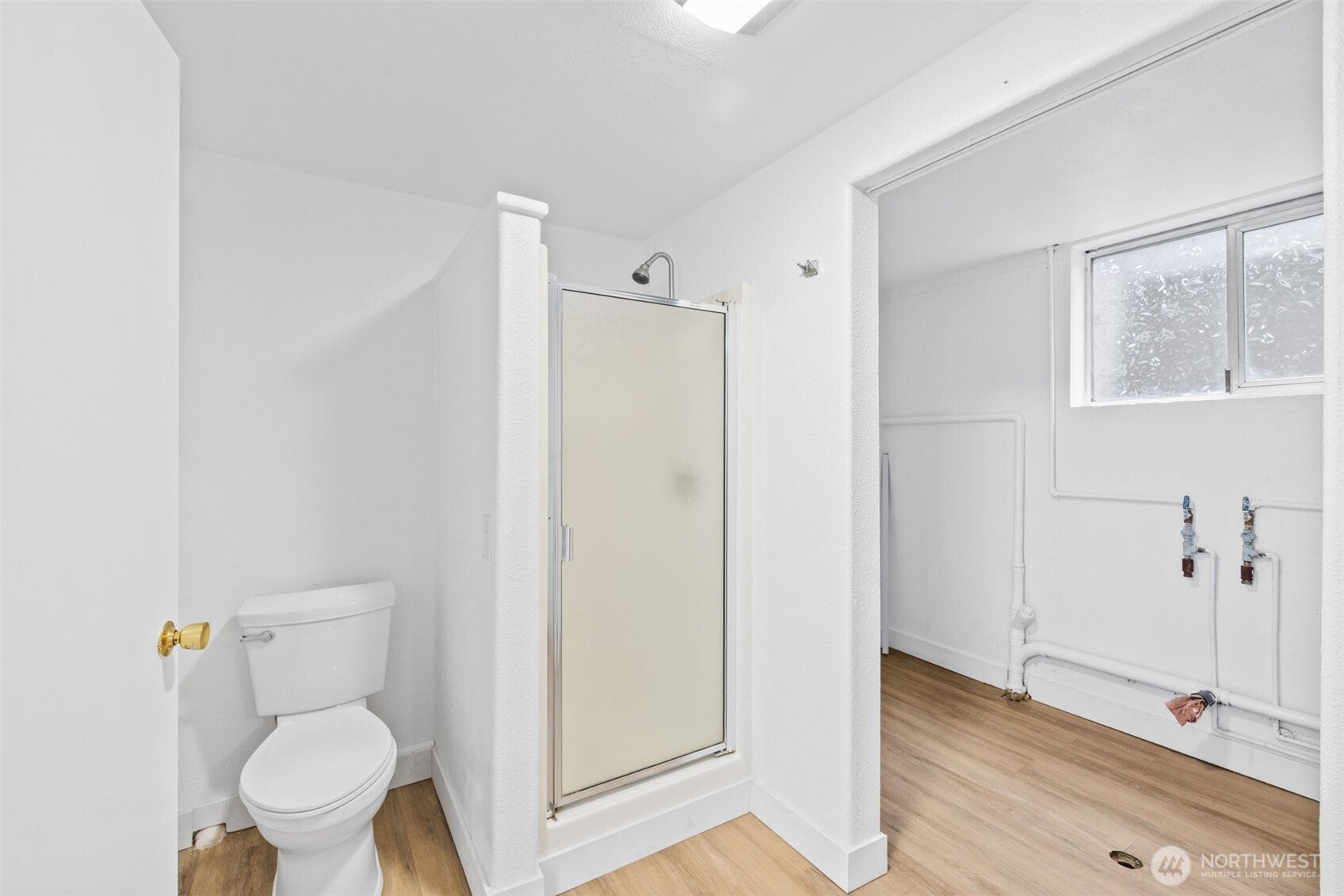 Port Angeles, Washington, 98362, United States, 3 Bedrooms Bedrooms, ,1 BathroomBathrooms,Residential,For Sale,1987084