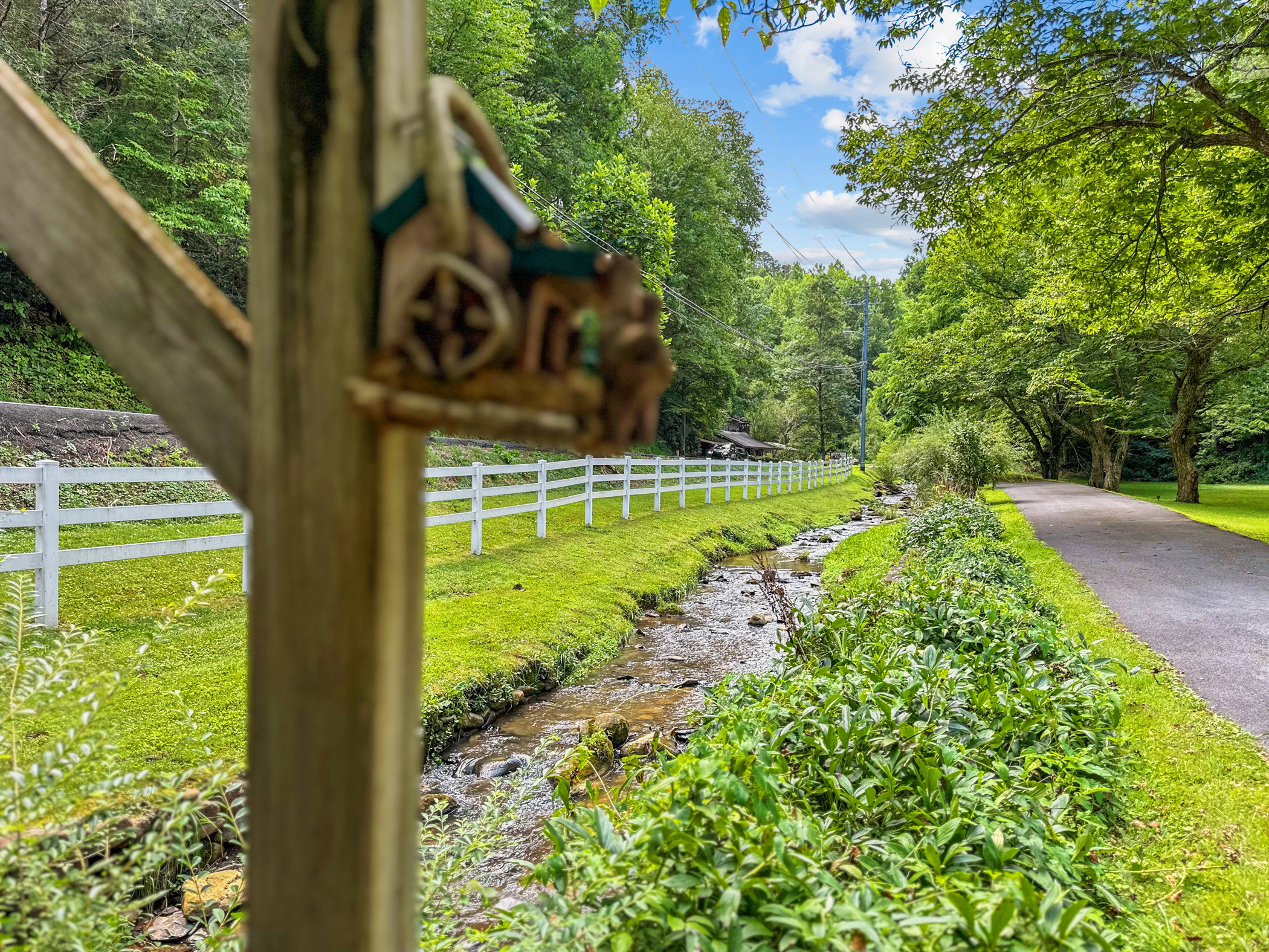 Gatlinburg, Tennessee, 37738, United States, 4 Bedrooms Bedrooms, ,3 BathroomsBathrooms,Residential,For Sale,1974957