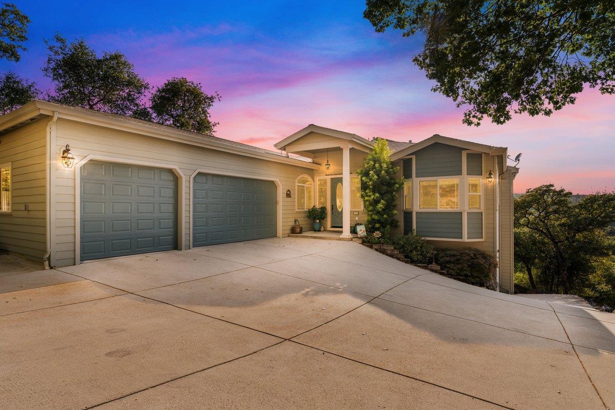 Penn Valley, California, 95946, United States, 5 Bedrooms Bedrooms, ,3 BathroomsBathrooms,Residential,For Sale,1915394