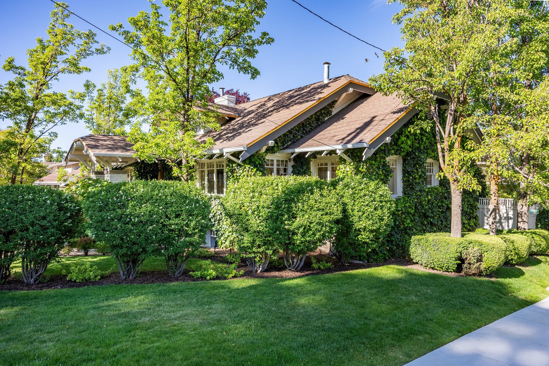  Timeless Bungalow with Enjoyable Outdoor Living - 物件實景