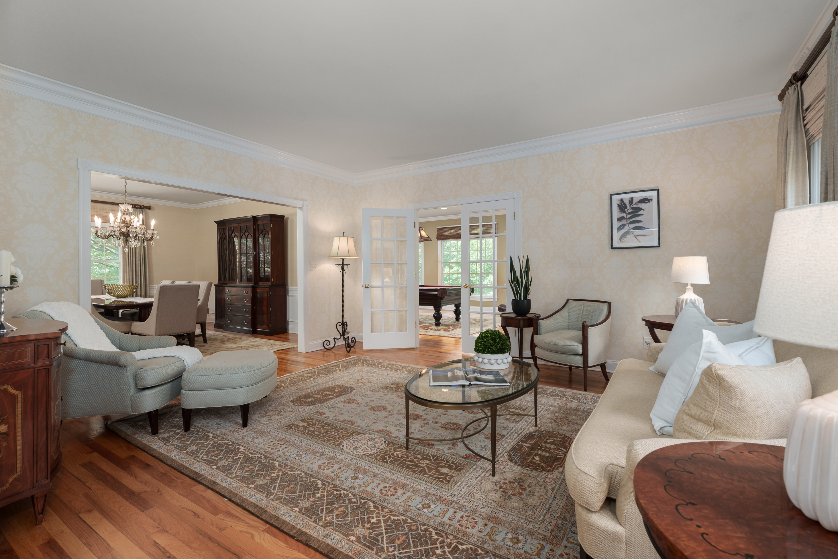  Generously Scaled Rooms Warmed by Timeless Detailing - 物件實景