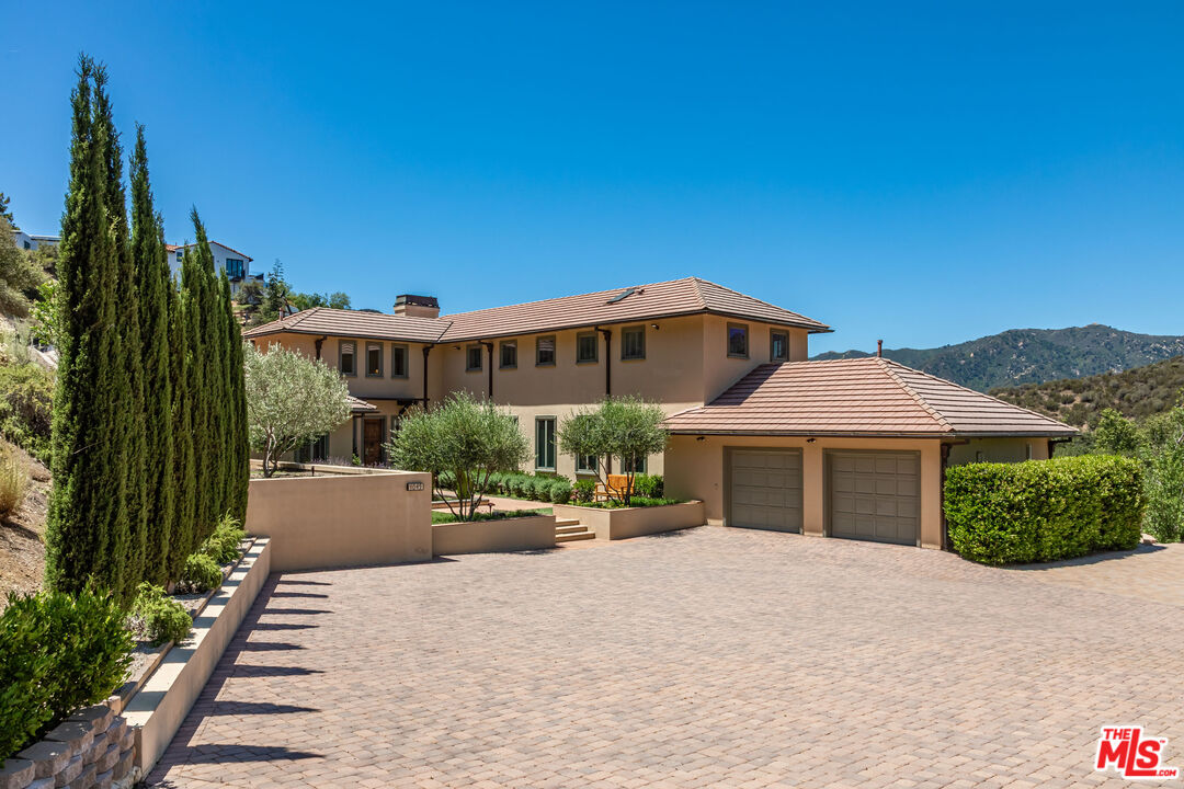 Calabasas, California, 91302, United States, 5 Bedrooms Bedrooms, ,4 BathroomsBathrooms,Residential,For Sale,1926275