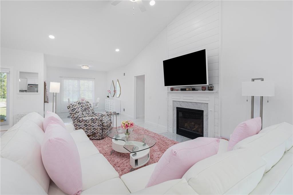 Richmond, Rhode Island, 02898, United States, 3 Bedrooms Bedrooms, ,3 BathroomsBathrooms,Residential,For Sale,1915723
