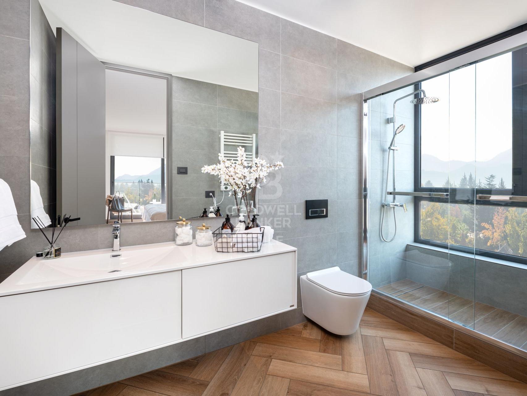 Vitacura, Chile, 3 Bedrooms Bedrooms, ,3 BathroomsBathrooms,Residential,For Sale,1818450