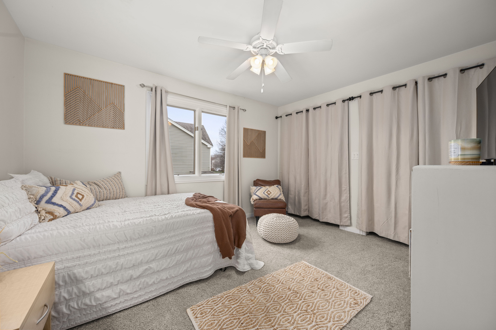 Sycamore, Illinois, 60178, United States, 4 Bedrooms Bedrooms, ,4 BathroomsBathrooms,Residential,For Sale,1999844