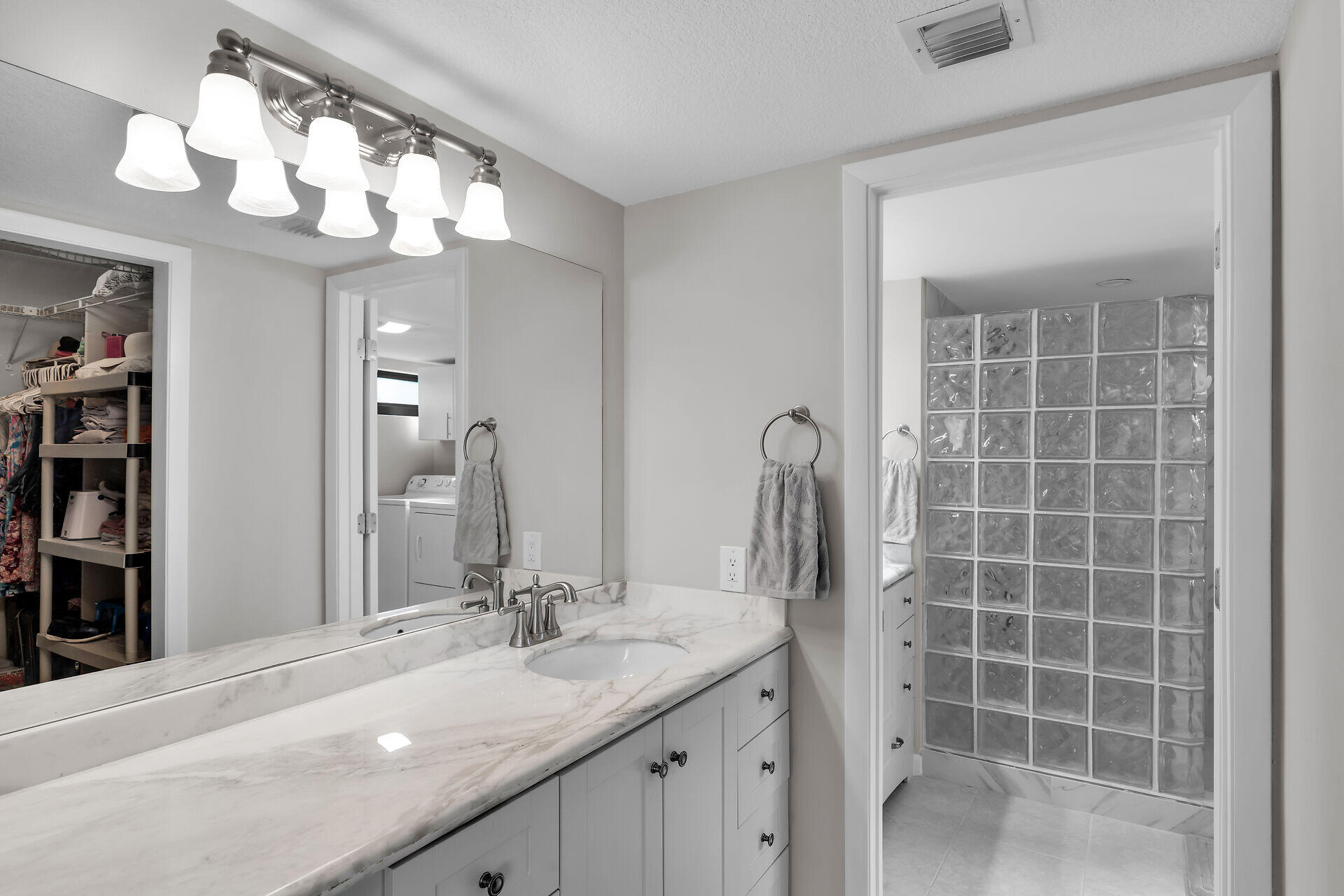 MARATHON, Florida, 33050, United States, 3 Bedrooms Bedrooms, ,2 BathroomsBathrooms,Residential,For Sale,1696068