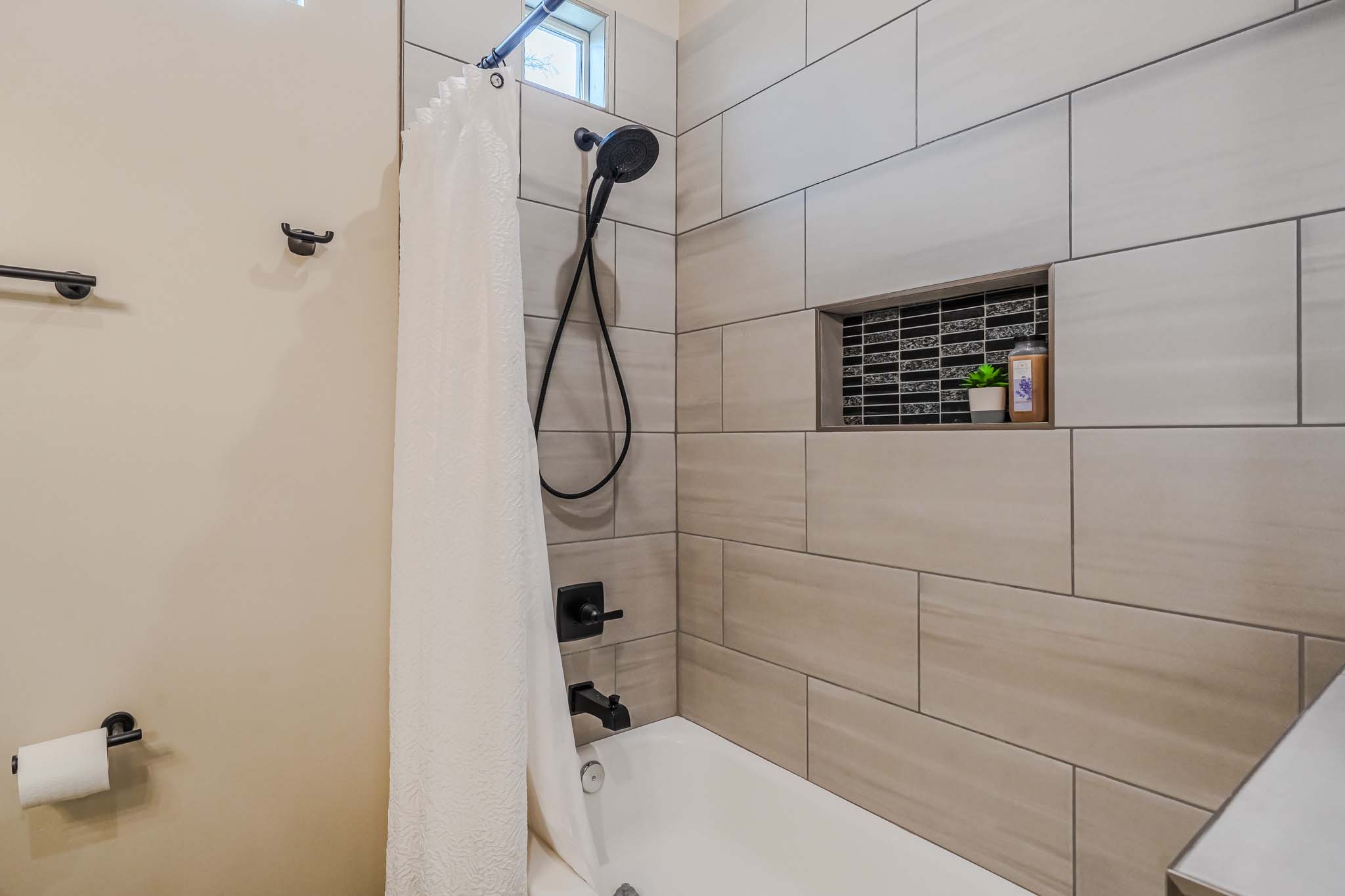 Phoenix, Arizona, 85087, United States, 3 Bedrooms Bedrooms, ,Residential,For Sale,2000122