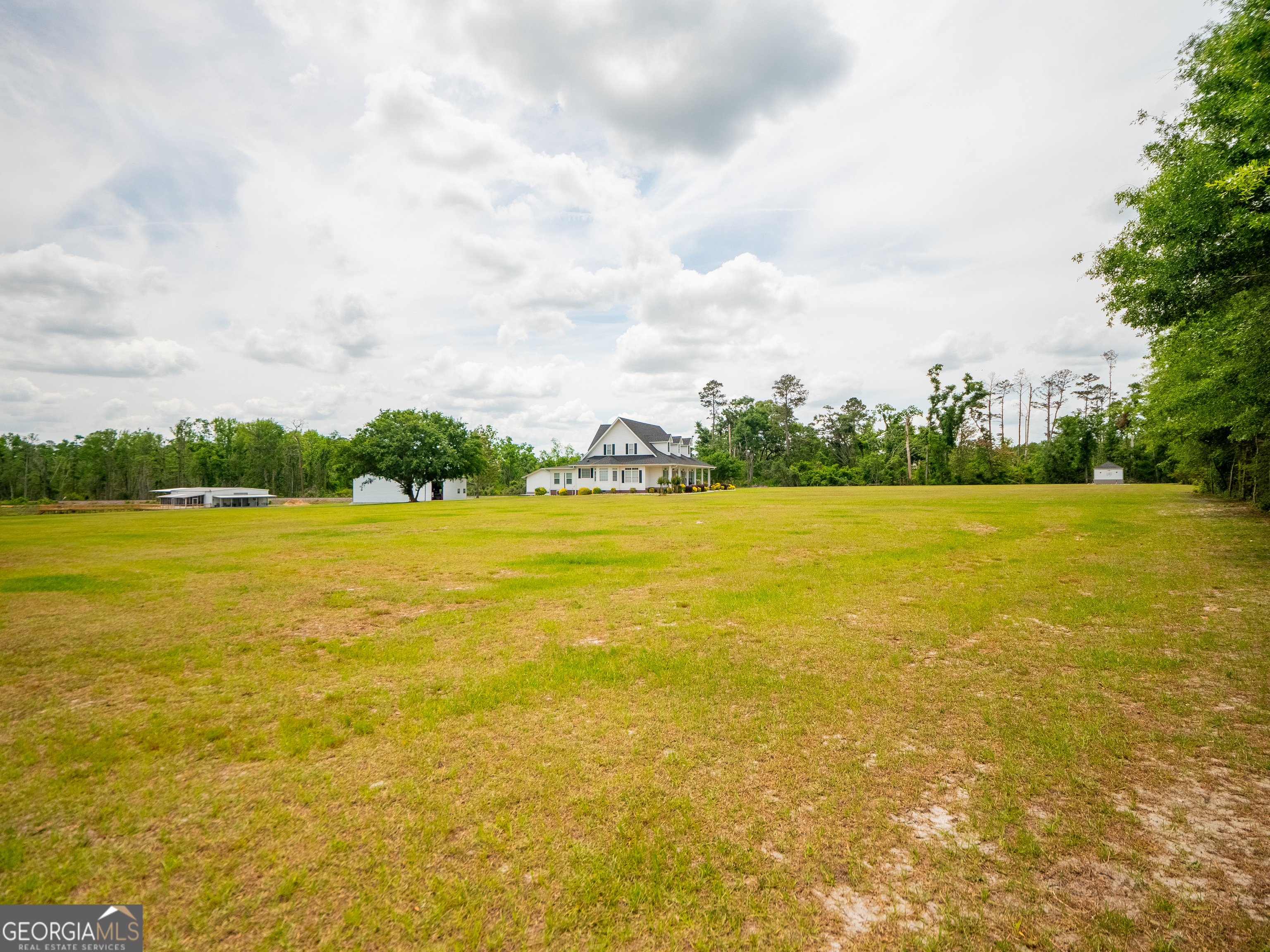 Valdosta, Georgia, 31601, United States, 3 Bedrooms Bedrooms, ,4 BathroomsBathrooms,Residential,For Sale,1836359