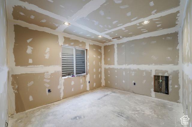 West Jordan, Utah, 84081, United States, 3 Bedrooms Bedrooms, ,2 BathroomsBathrooms,Residential,For Sale,1974575