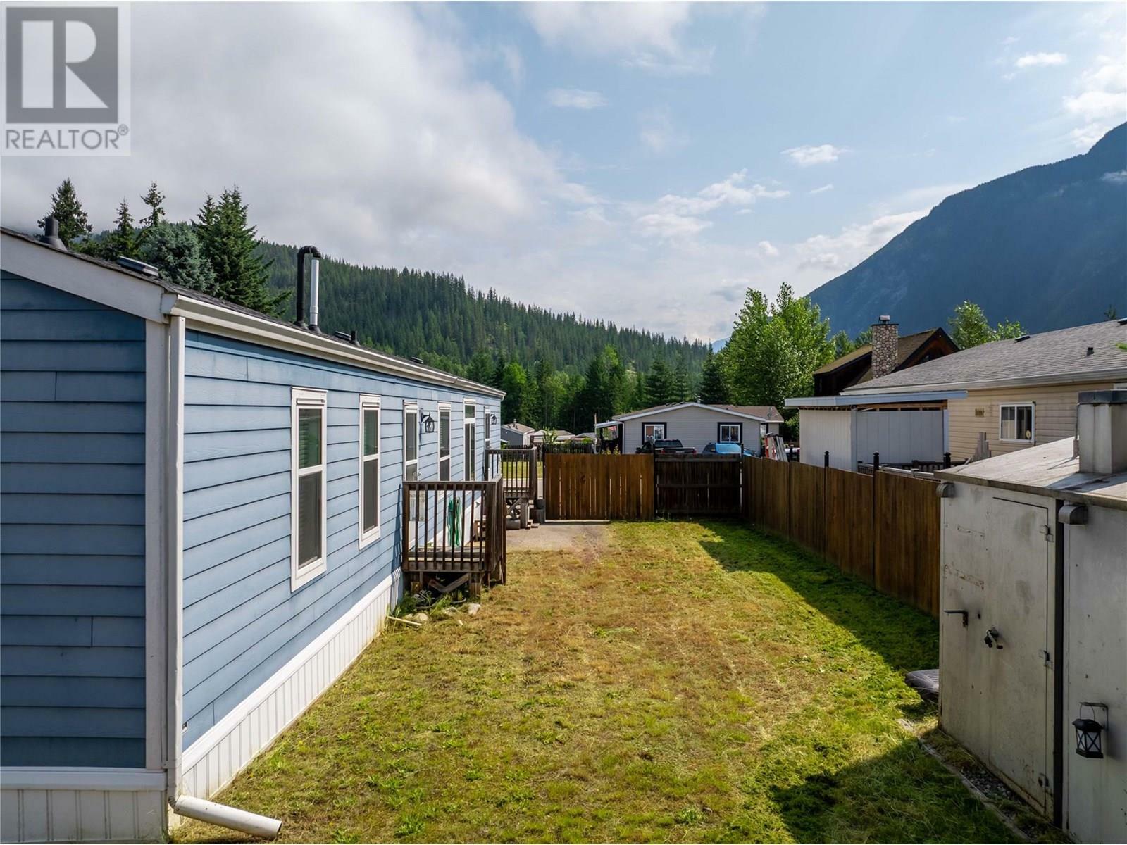 REVELSTOKE, British Columbia, V0E 2S1, CA, 2 Bedrooms Bedrooms, ,2 BathroomsBathrooms,Residential,For Sale,1874403