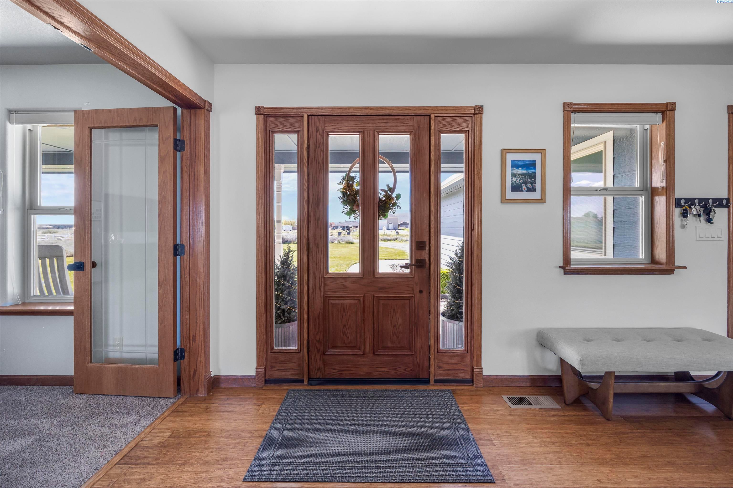 West Richland, Washington, 99353, United States, 4 Bedrooms Bedrooms, ,4 BathroomsBathrooms,Residential,For Sale,2031240