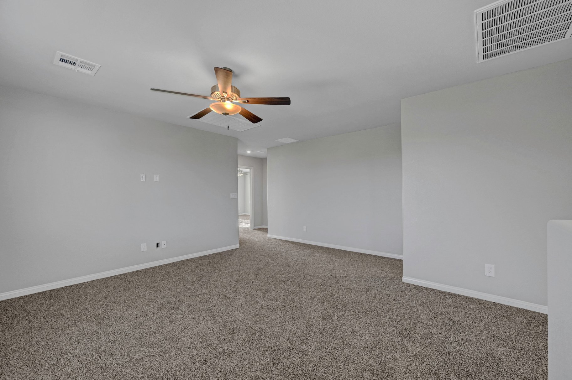  Spacious Valley Vista 5BR with Loft, 3-Car Garage & Premium Lot Size - 物件實景