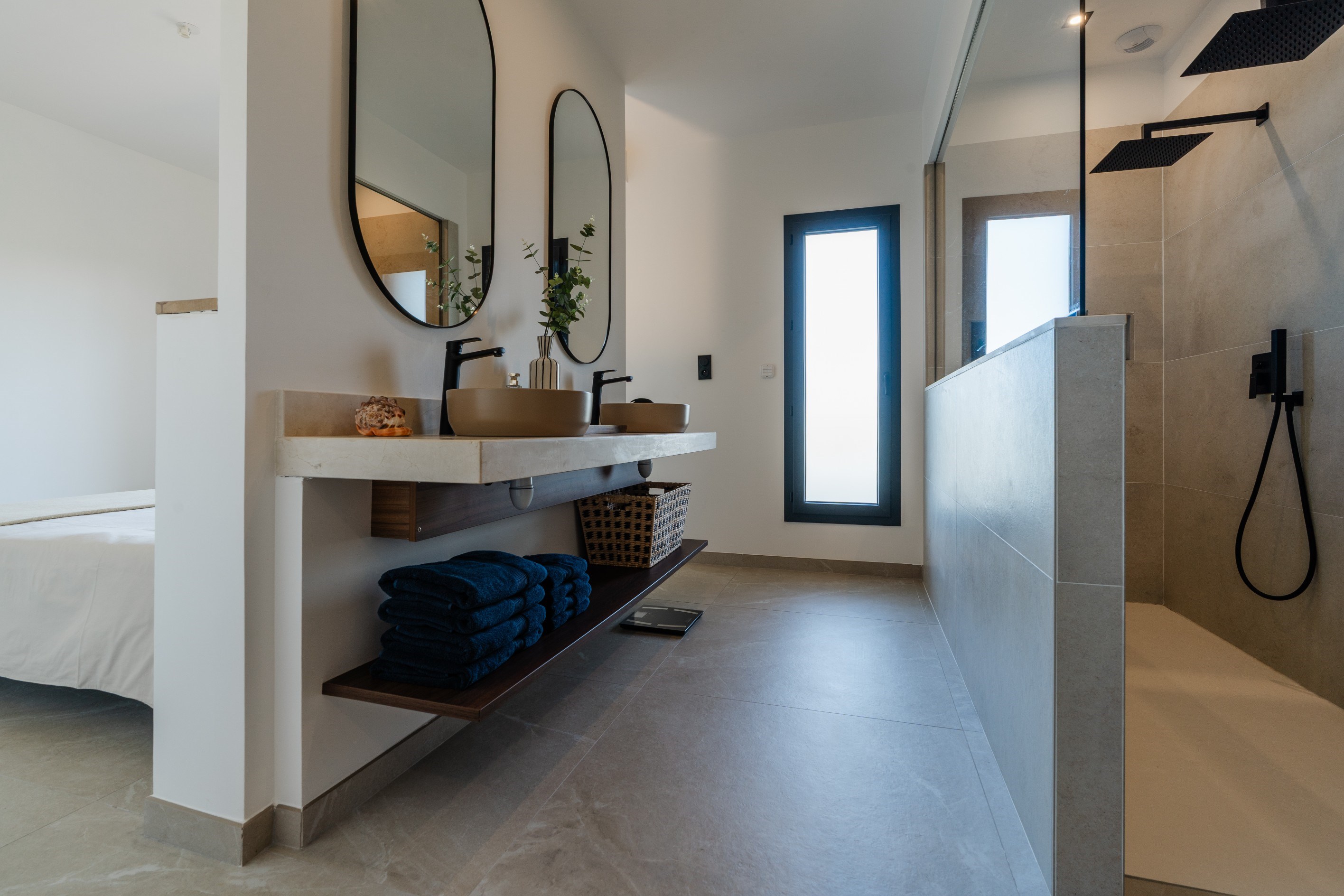  ELEGANT CONTEMPORARY VILLA WITH EXCEPTIONAL VIEWS OF THE Cité de Carcassonne - 物件實景