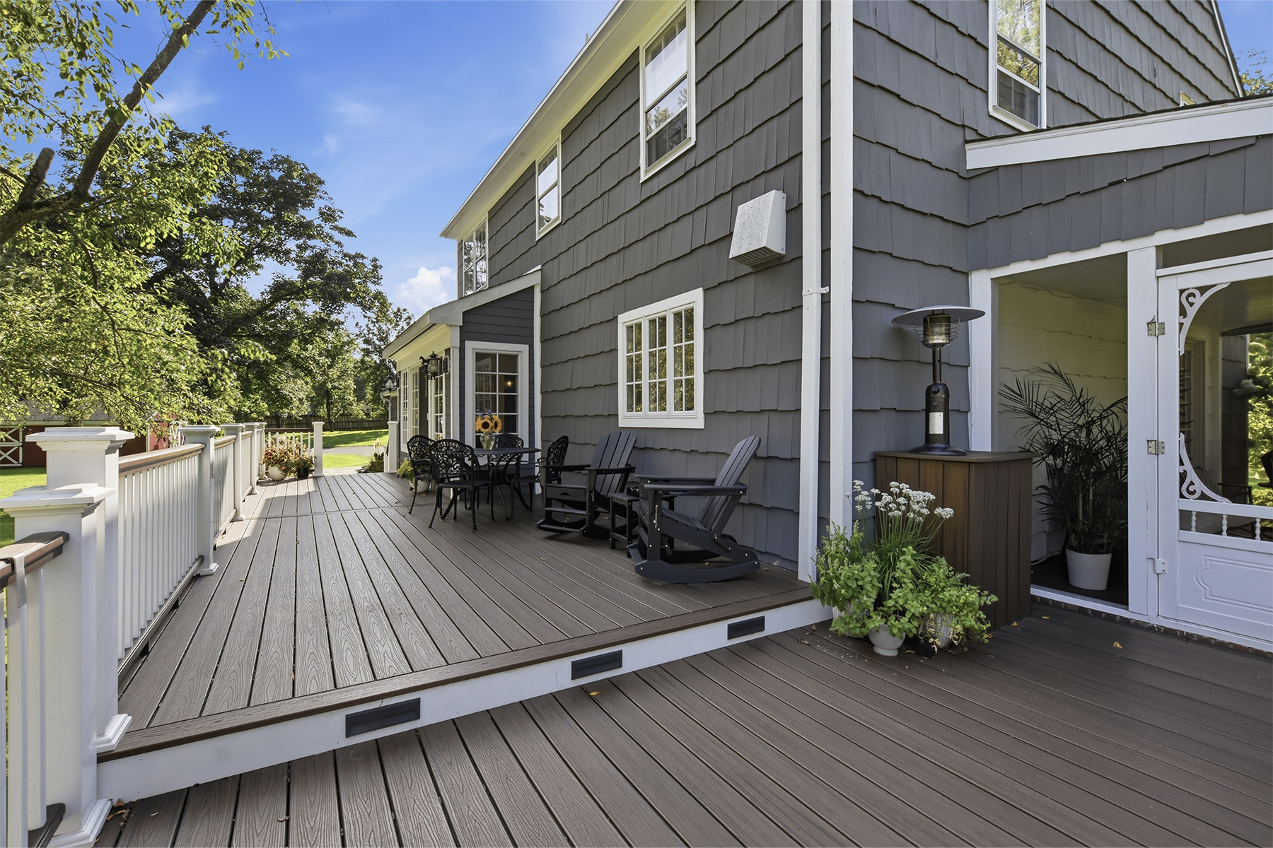  Immaculate Custom Colonial Located on a Traditional Country Setting - 物件實景