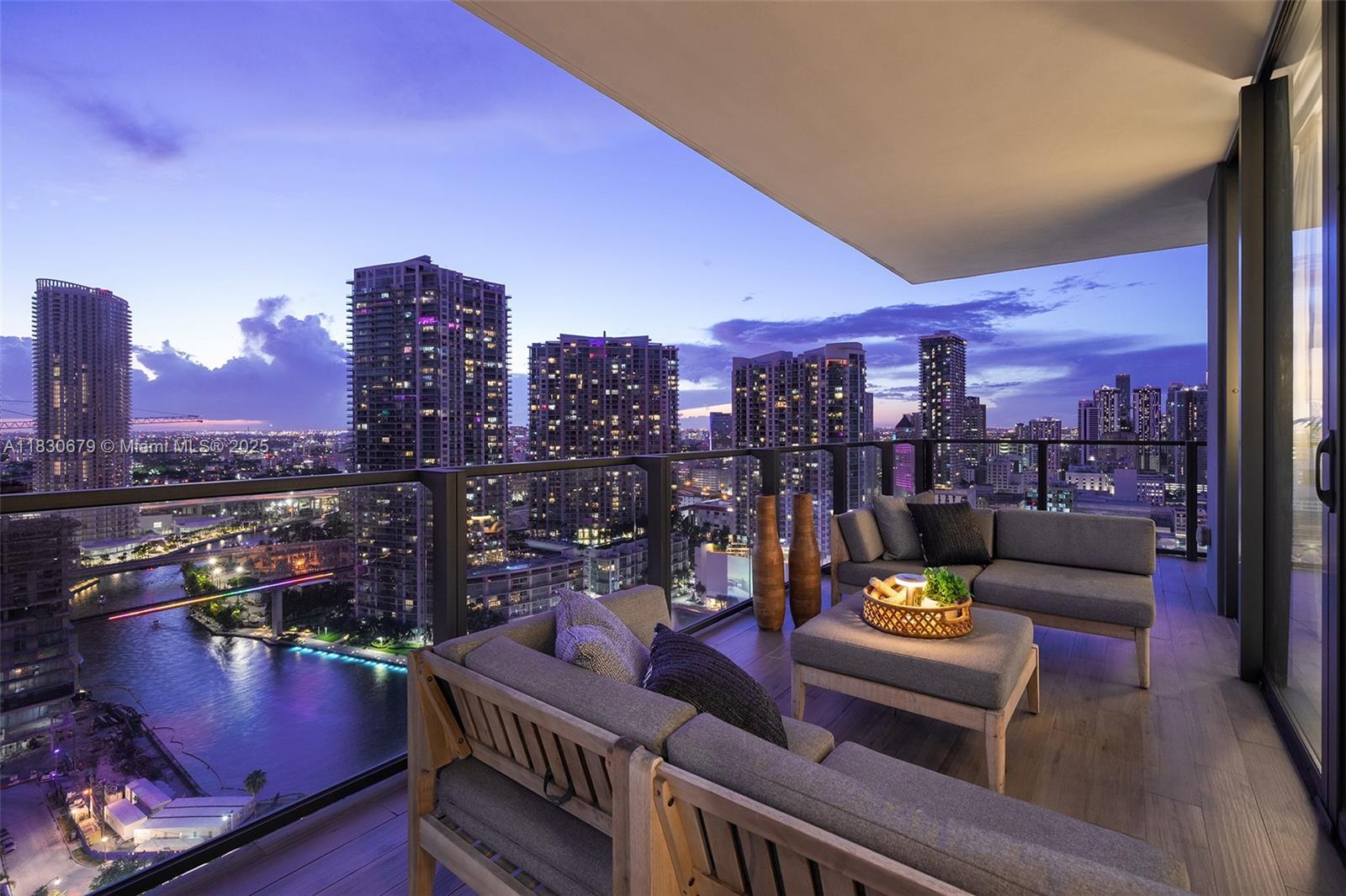 Miami, Florida, 33131, United States, 2 Bedrooms Bedrooms, ,3 BathroomsBathrooms,Residential,For Sale,1877459