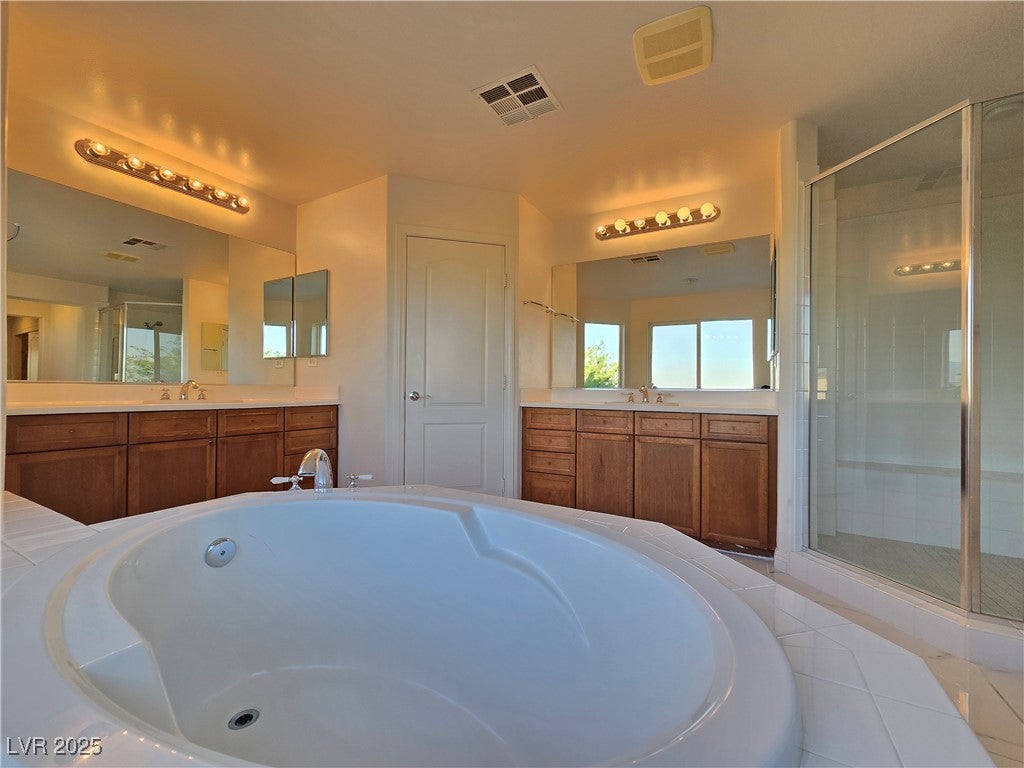 Las Vegas, Nevada, 89149, United States, 4 Bedrooms Bedrooms, ,3 BathroomsBathrooms,Residential,For Sale,1977404