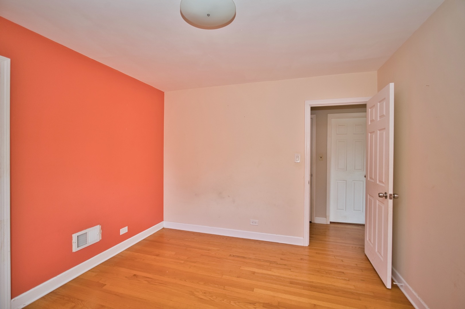 Lincolnwood, Illinois, 60712, United States, 8 Bedrooms Bedrooms, ,Residential,For Sale,1984264