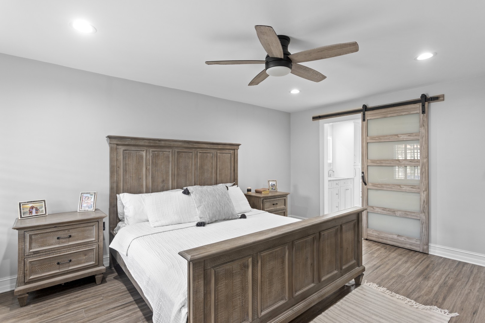 Tampa, Florida, 33629, United States, 4 Bedrooms Bedrooms, ,3 BathroomsBathrooms,Residential,For Sale,1987038