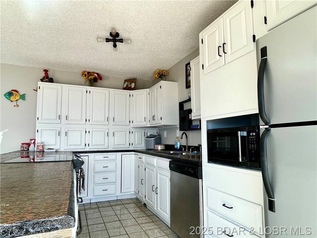 Gravois Mills, Missouri, 65037, United States, 5 Bedrooms Bedrooms, ,4 BathroomsBathrooms,Residential,For Sale,1829995