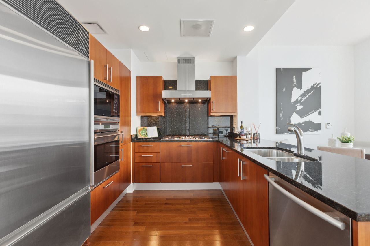 Chicago, Illinois, 60611, United States, 1 Bedroom Bedrooms, ,2 BathroomsBathrooms,Residential,For Sale,1793524