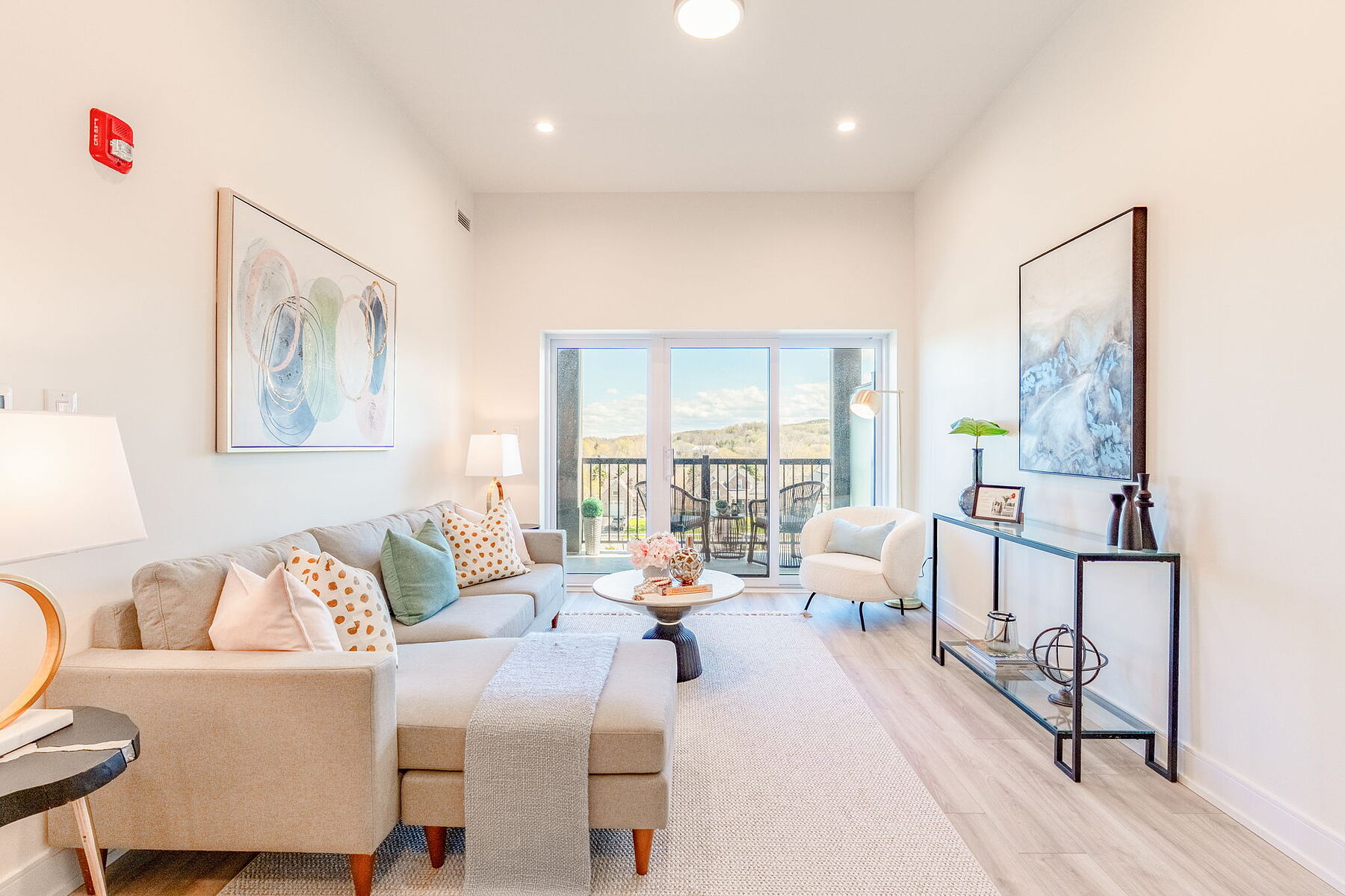  Bright & Spacious Condo Living - 物件實景