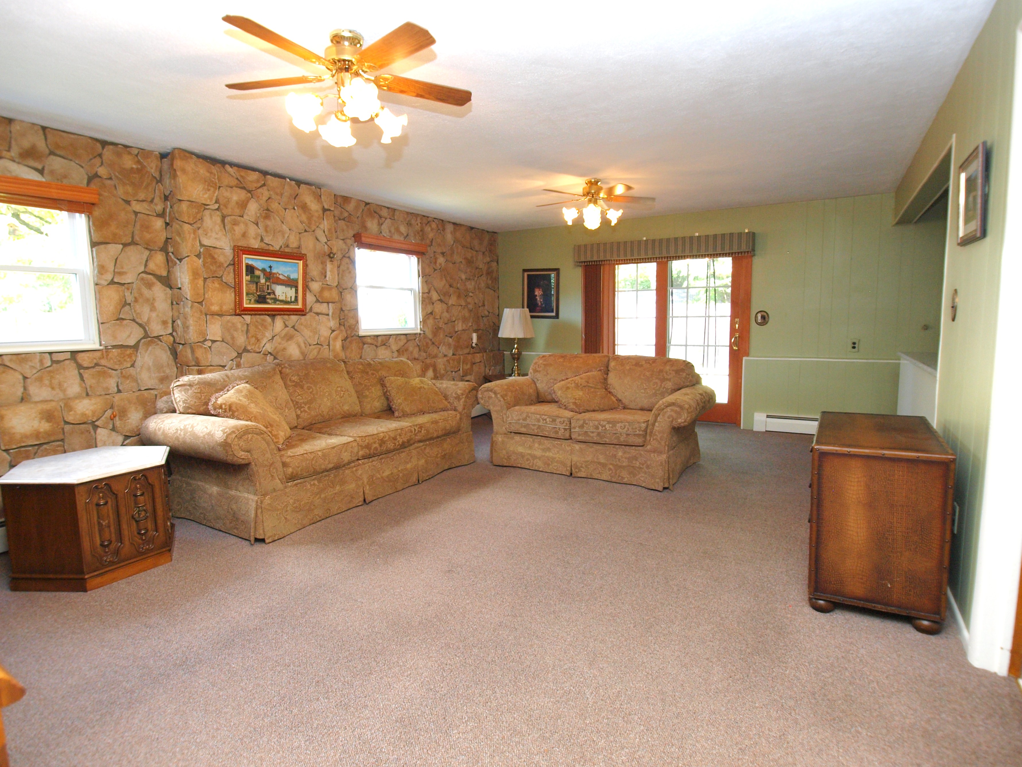 Pompton Plains, New Jersey, 07444, United States, 3 Bedrooms Bedrooms, ,2 BathroomsBathrooms,Residential,For Sale,1937203