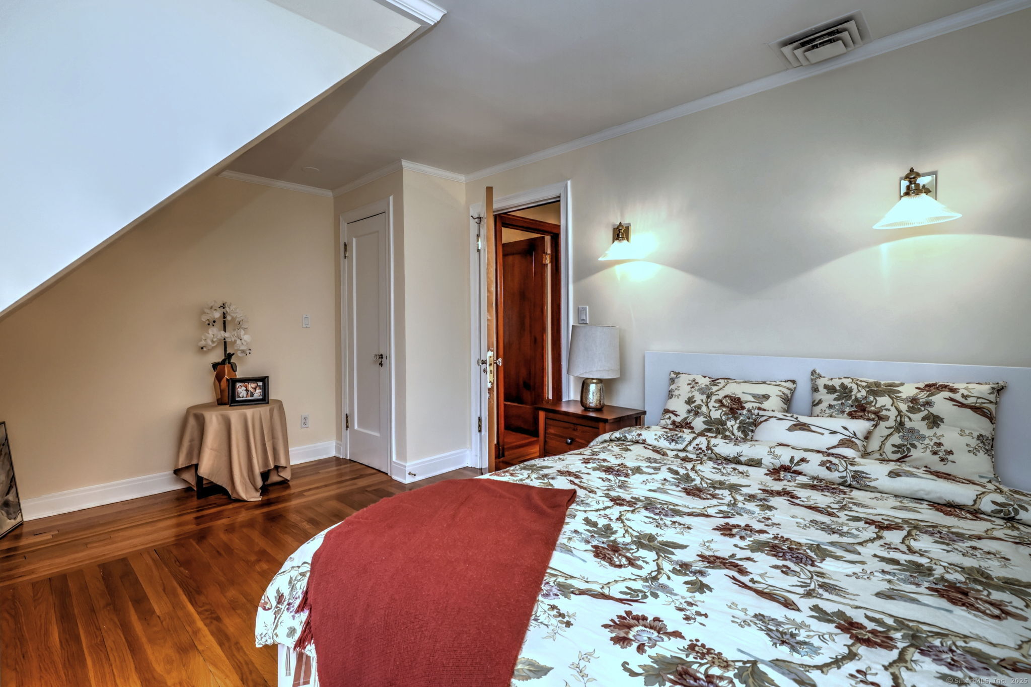 Hamden, Connecticut, 06517, United States, 5 Bedrooms Bedrooms, ,4 BathroomsBathrooms,Residential,For Sale,1924978
