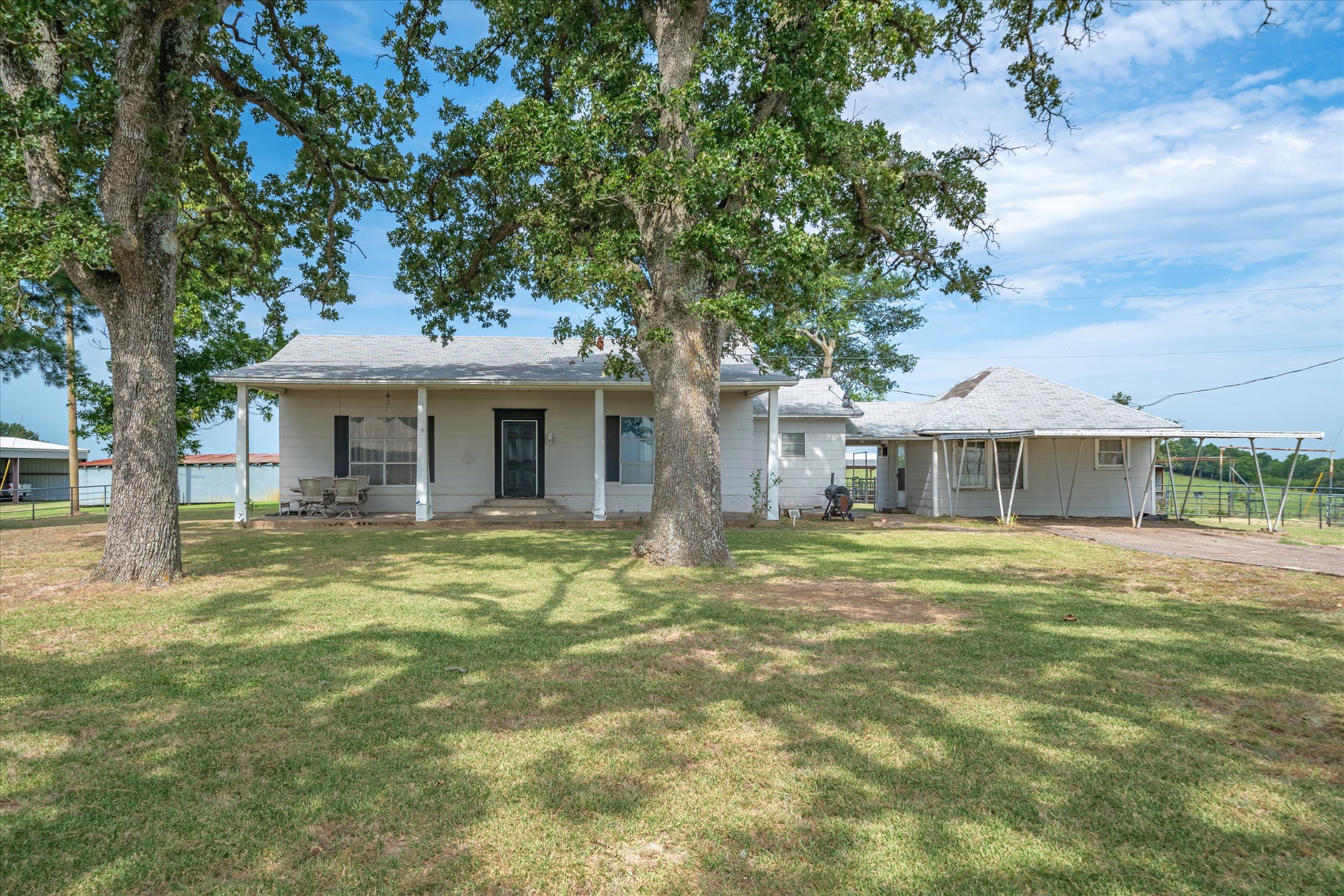 9208 FM 17, Grand Saline, Texas, 75140, United States, 5 Bedrooms Bedrooms, ,6 BathroomsBathrooms,Residential,For Sale,9208 FM 17,1317594