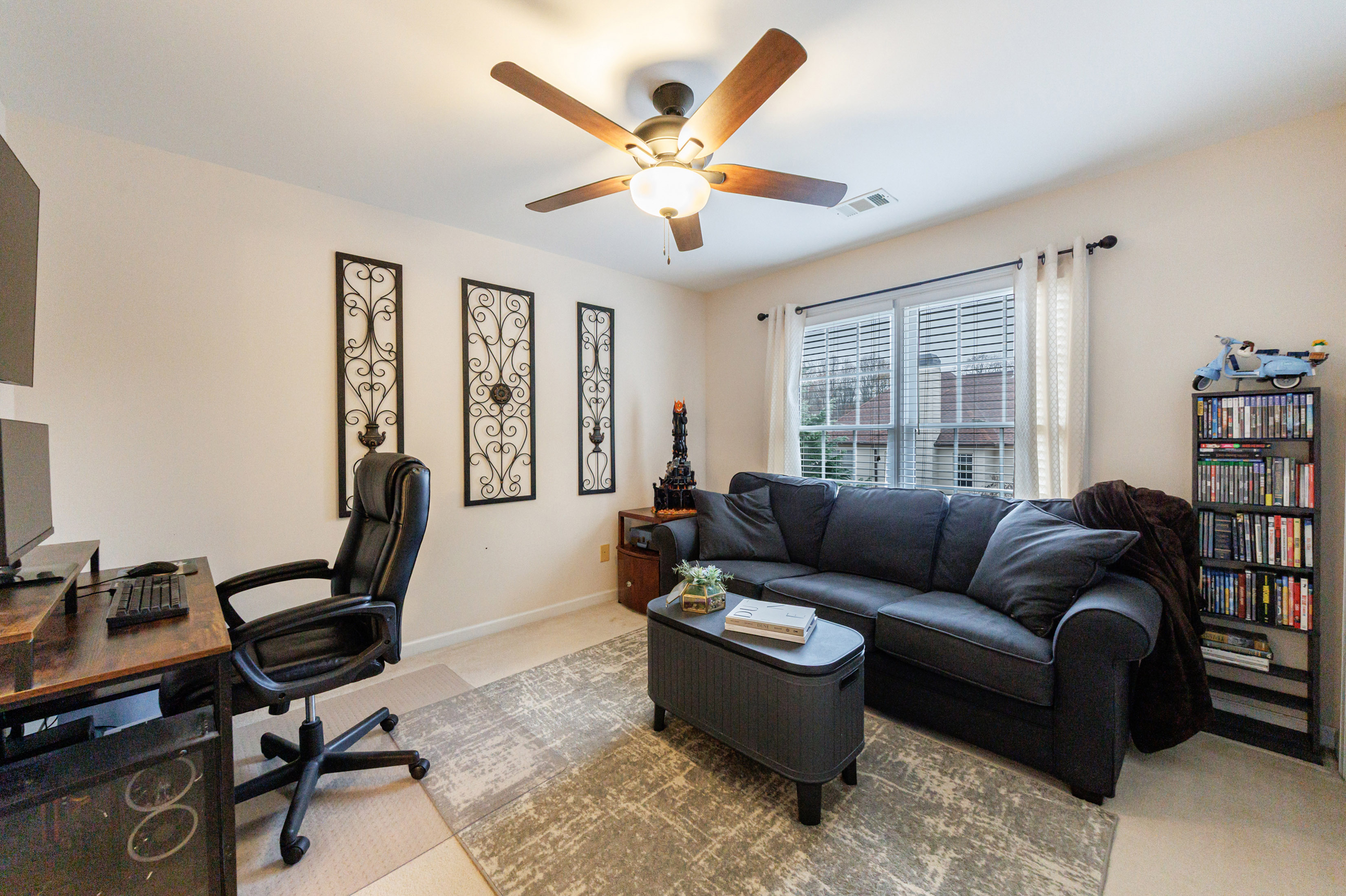  Beautifully Updated and Well Maintained Home in Sought-after Highcroft Community - 物件實景