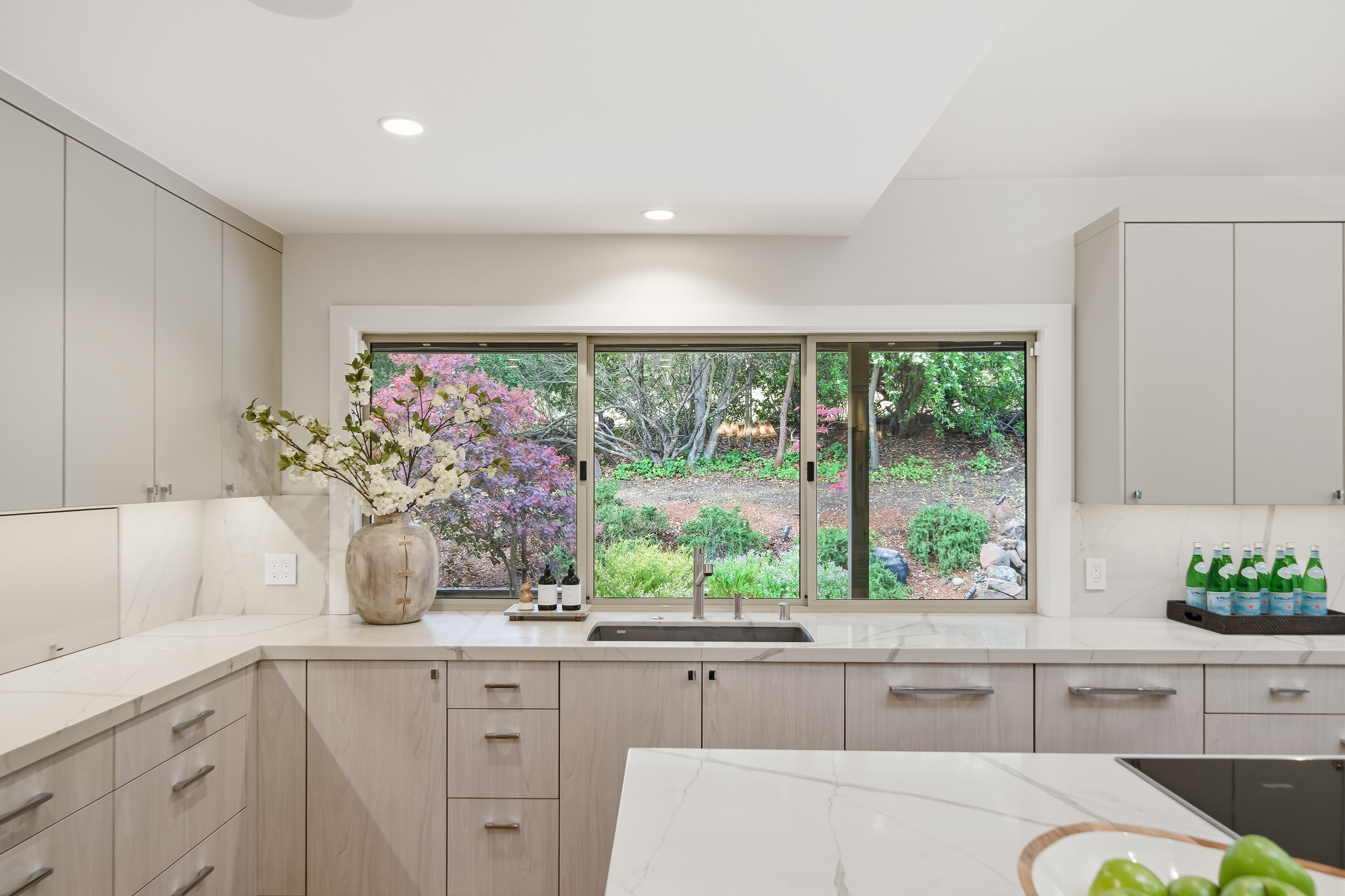  Contemporary Luxury with Pool, Tennis, and Solar - 物件實景