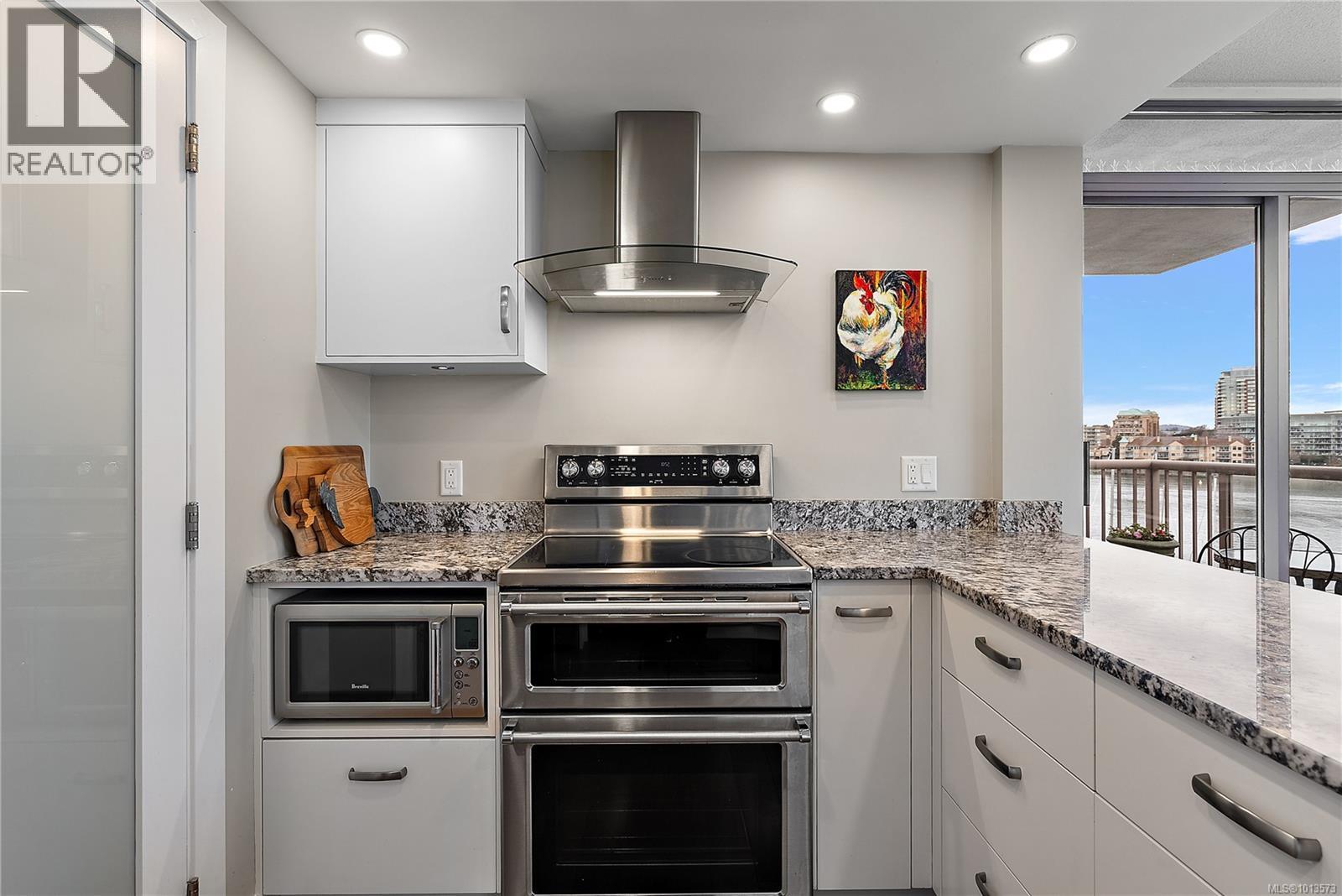 VICTORIA, British Columbia, V8V 4Y1, CA, 2 Bedrooms Bedrooms, ,2 BathroomsBathrooms,Residential,For Sale,1951175
