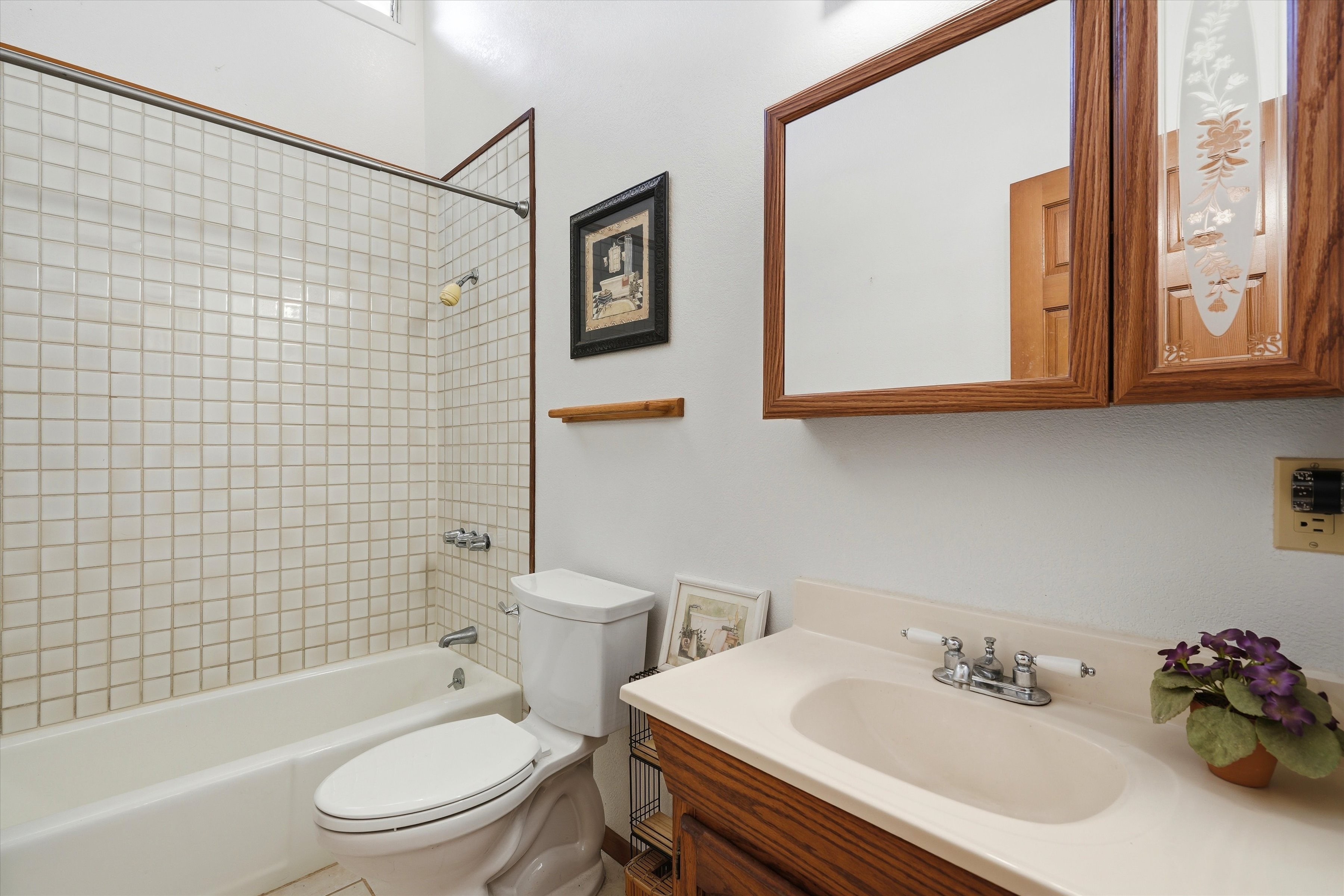  Single-level home on 2.5 fully fenced and gated acres - 物件實景