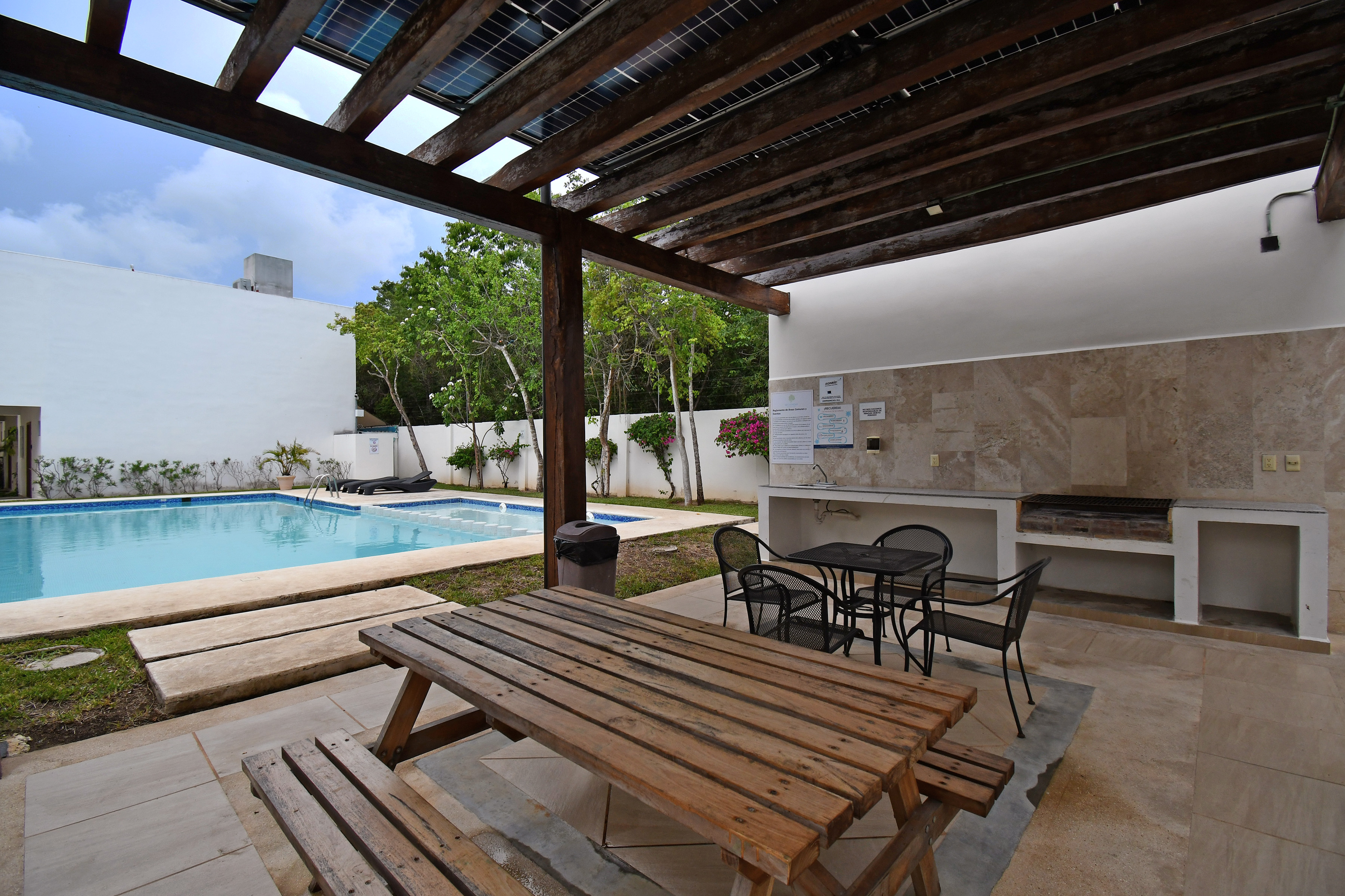  Modern Three-Bedroom Home in Selvanova Coto 3B - 物件實景