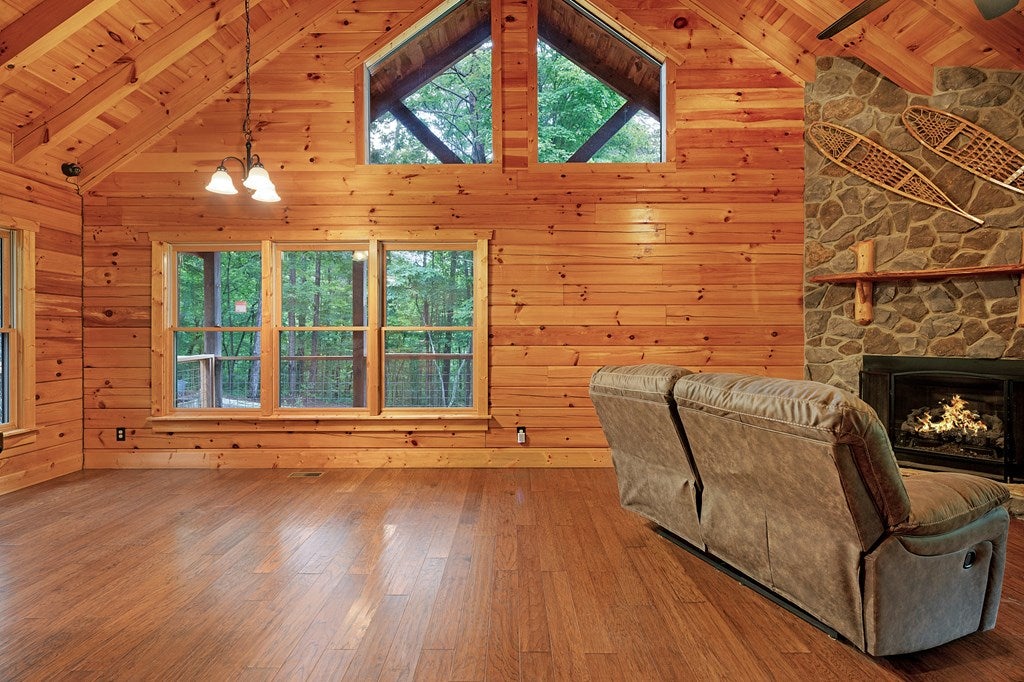 Ellijay, Georgia, 30540, United States, 3 Bedrooms Bedrooms, ,3 BathroomsBathrooms,Residential,For Sale,1837268