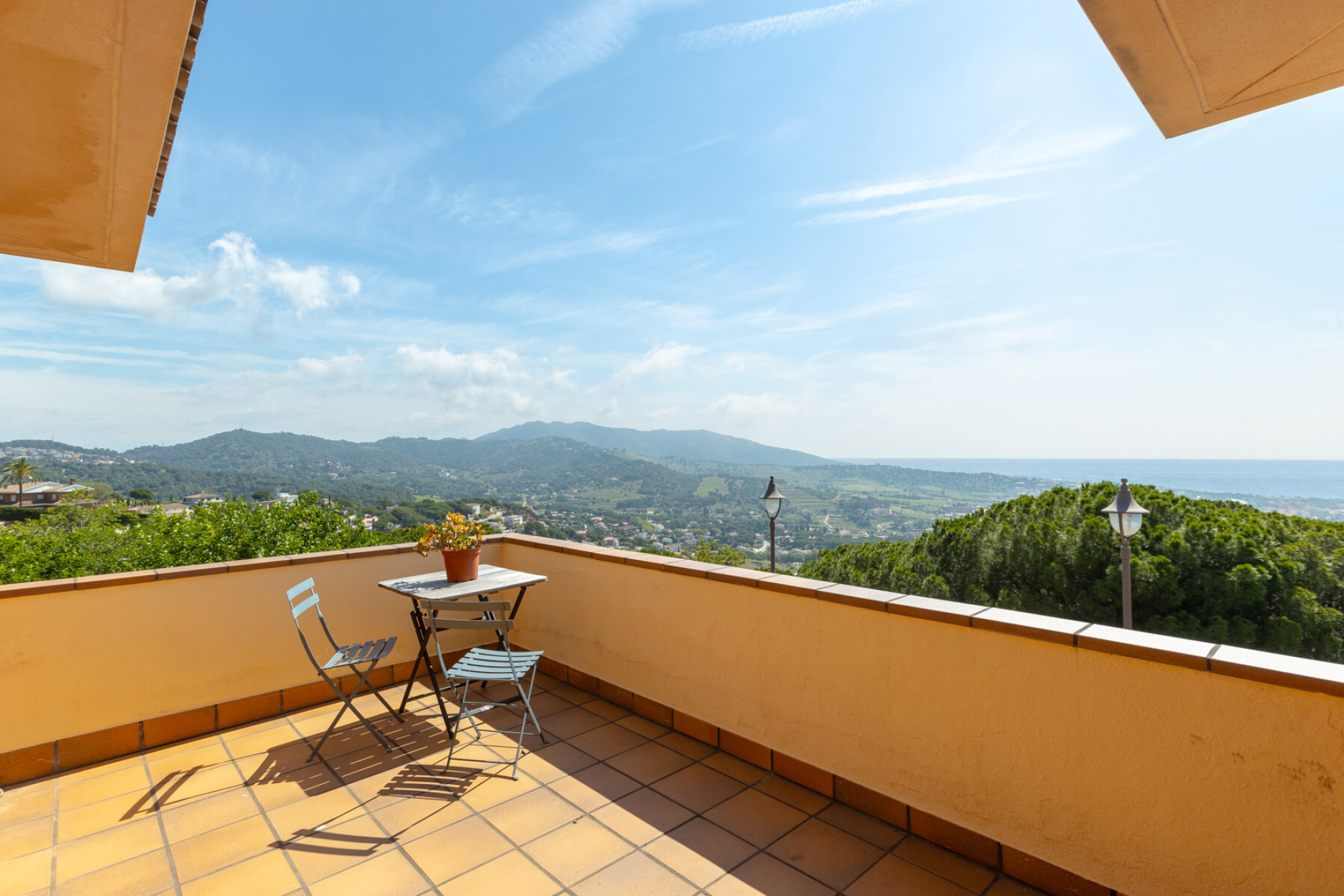  Elegant and stately residence with the best views. - 物件實景