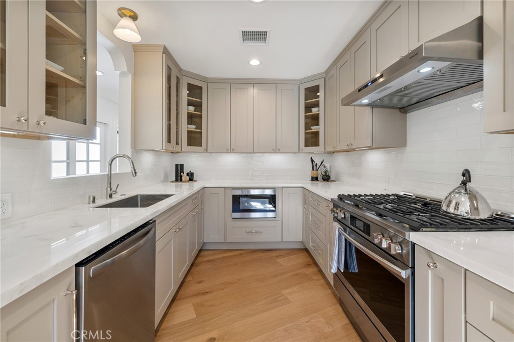 Pasadena, California, 91105, United States, 3 Bedrooms Bedrooms, ,3 BathroomsBathrooms,Residential,For Sale,1941593
