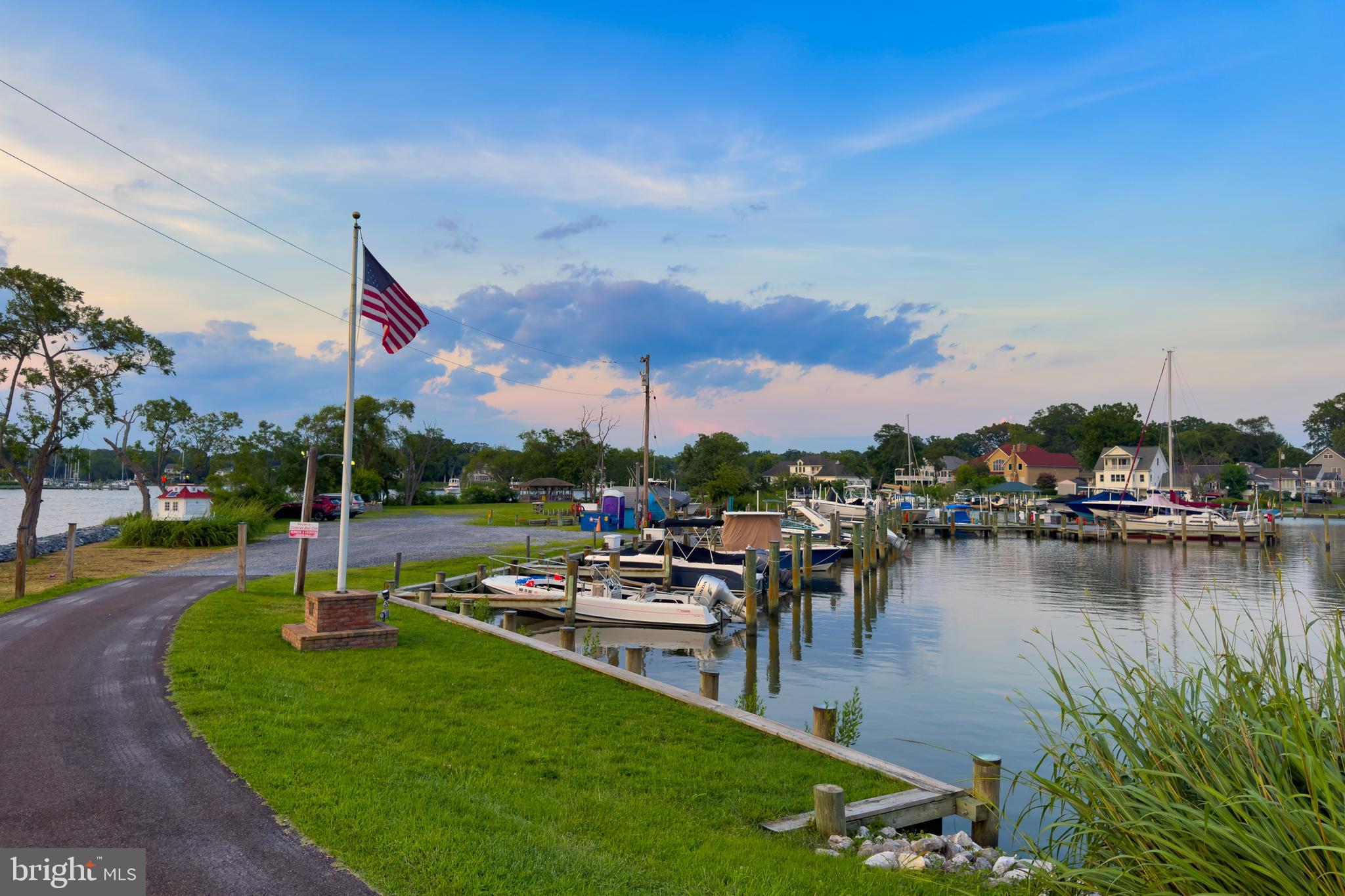 Edgewater, Maryland, 21037, United States, 5 Bedrooms Bedrooms, ,3 BathroomsBathrooms,Residential,For Sale,1895020