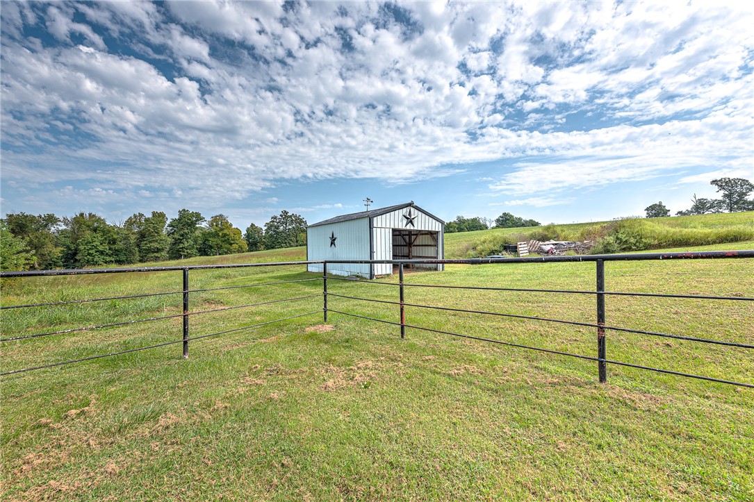 Bentonville, Arkansas, 72713, United States, 4 Bedrooms Bedrooms, ,2 BathroomsBathrooms,Residential,For Sale,1947992