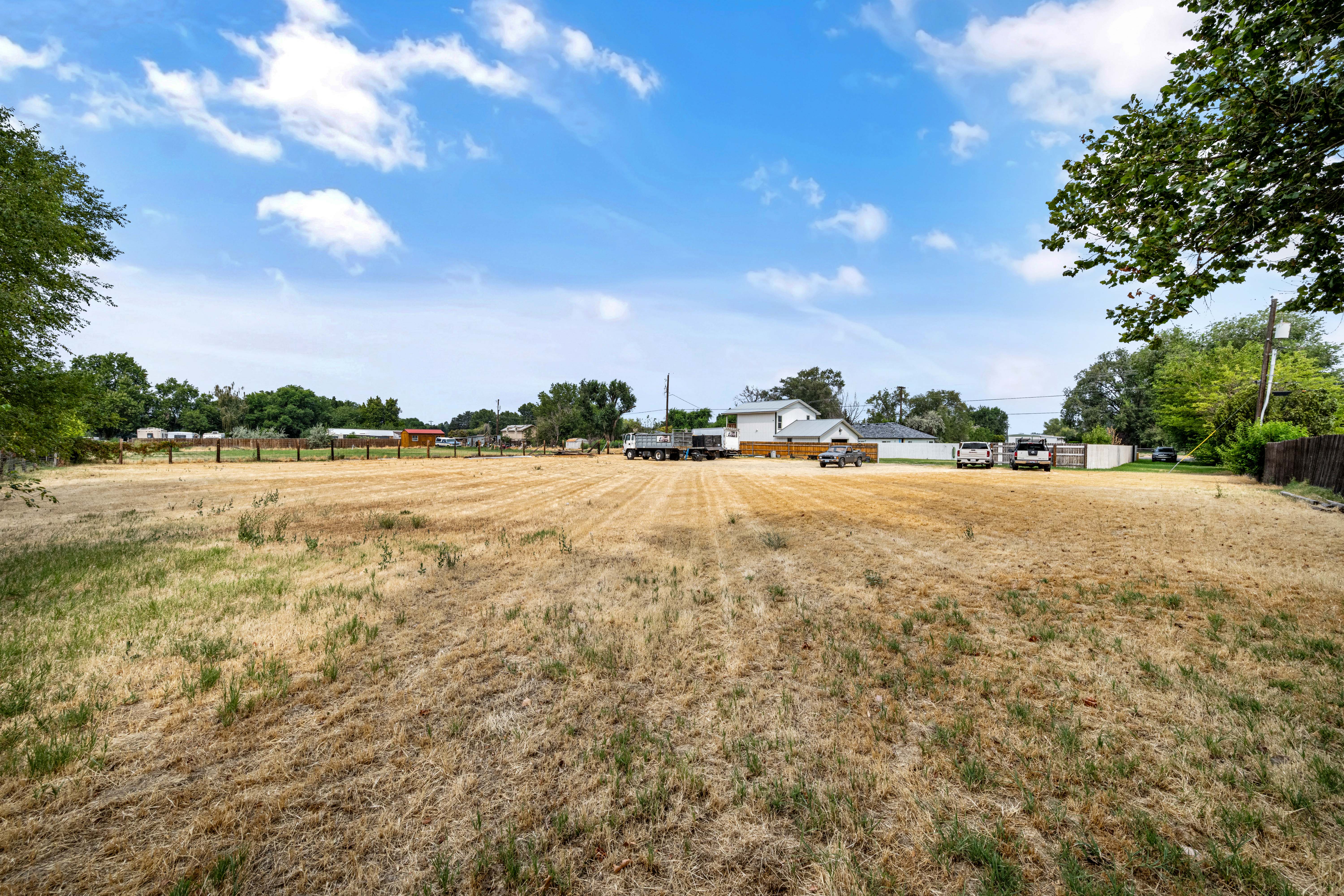  Huge Shop & 1.16 Acres - 物件實景